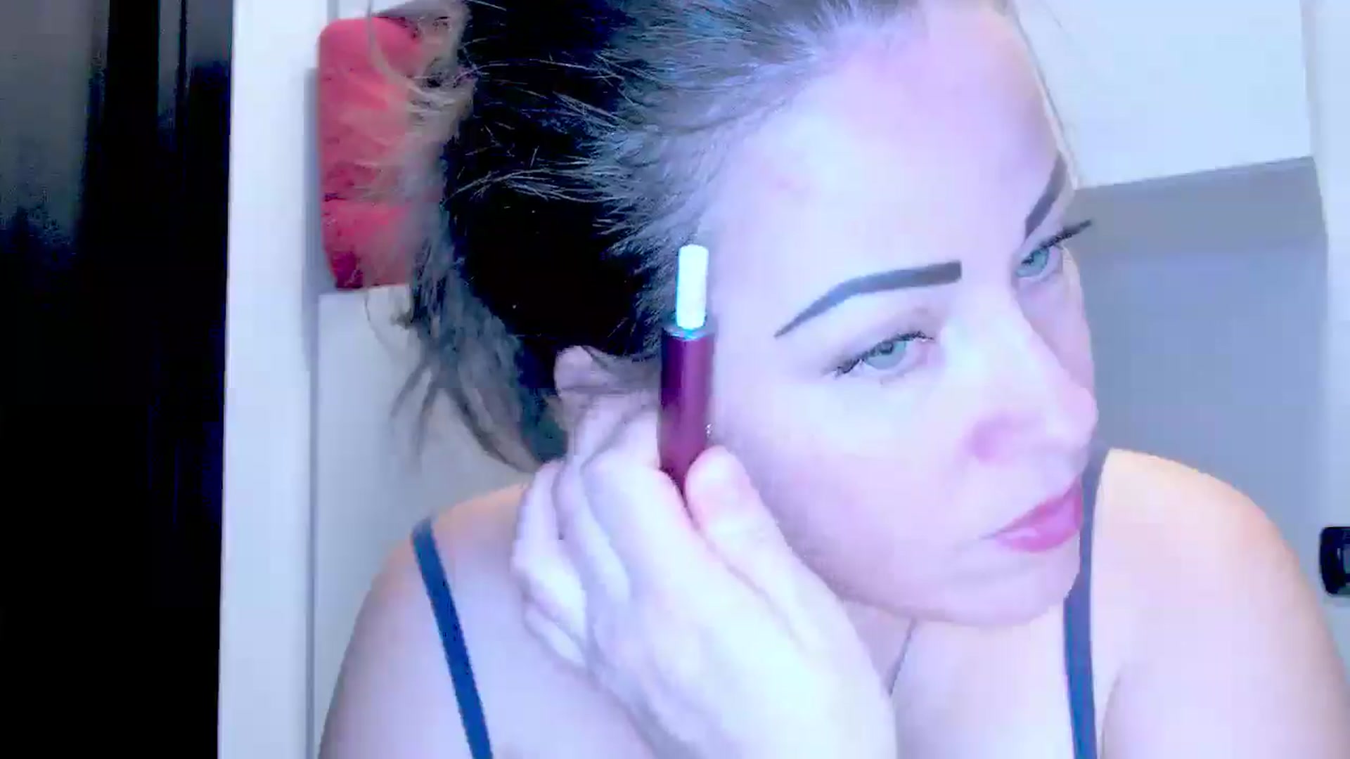 Gallery image thumbnail from Mrsfoxy's myfreecams stream on, 10/08/2025, 15:32 image 13 of 20