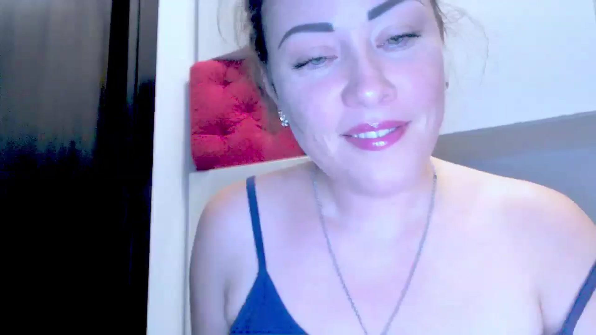 Gallery image thumbnail from Mrsfoxy's myfreecams stream on, 10/08/2025, 15:32 image 11 of 20
