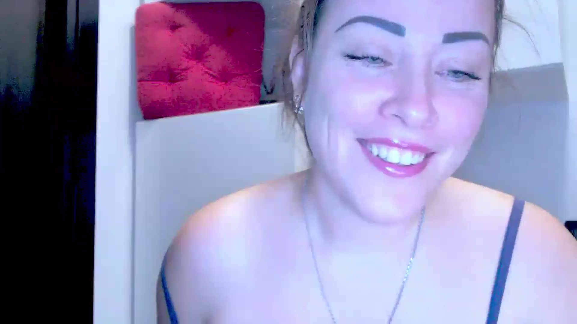 Gallery image thumbnail from Mrsfoxy's myfreecams stream on, 10/08/2025, 15:32 image 12 of 20