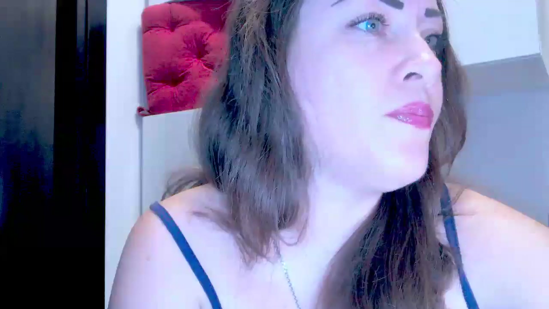 Gallery image thumbnail from Mrsfoxy's myfreecams stream on, 10/13/2025, 13:17 image 18 of 20