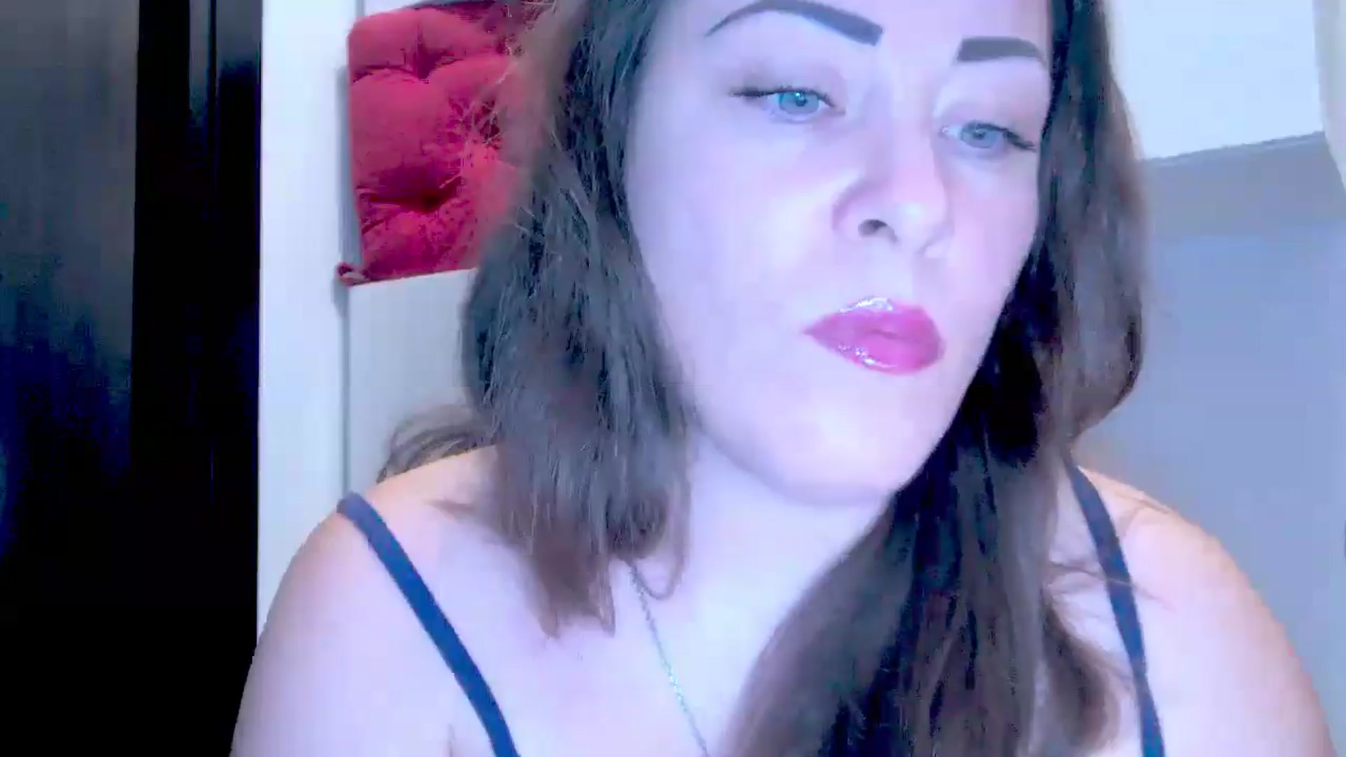 Gallery image thumbnail from Mrsfoxy's myfreecams stream on, 10/13/2025, 13:17 image 17 of 20