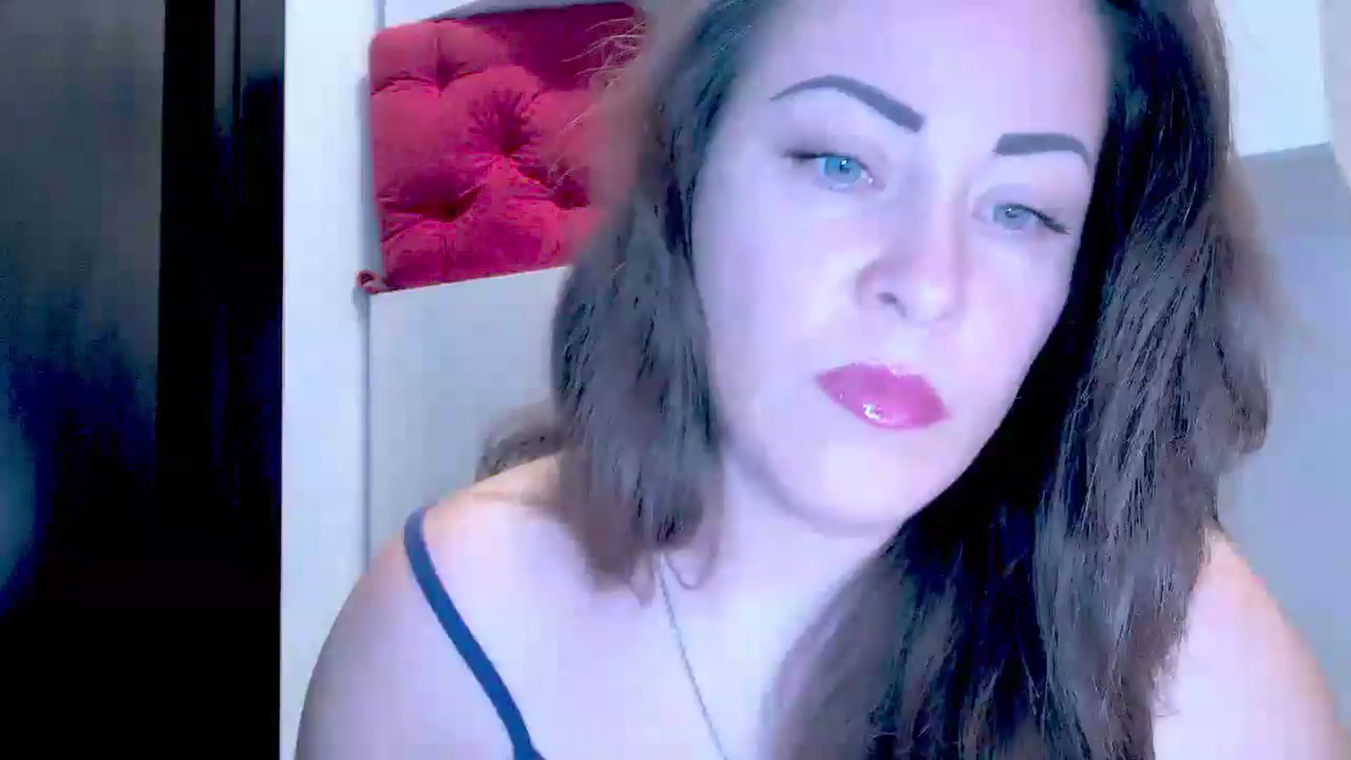 Gallery image thumbnail from Mrsfoxy's myfreecams stream on, 10/13/2025, 13:17 image 15 of 20