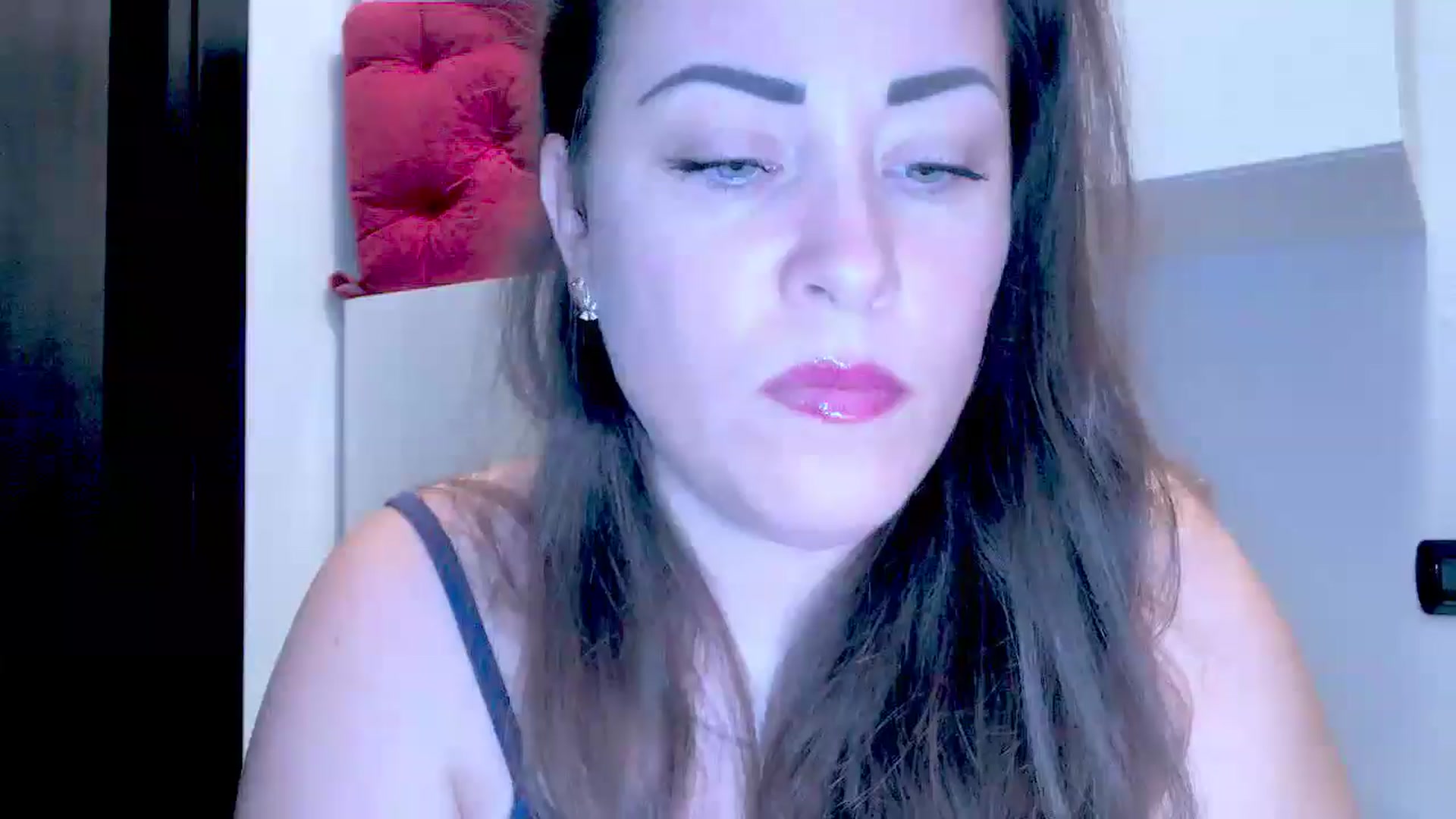 Gallery image thumbnail from Mrsfoxy's myfreecams stream on, 10/13/2025, 15:31 image 1 of 20