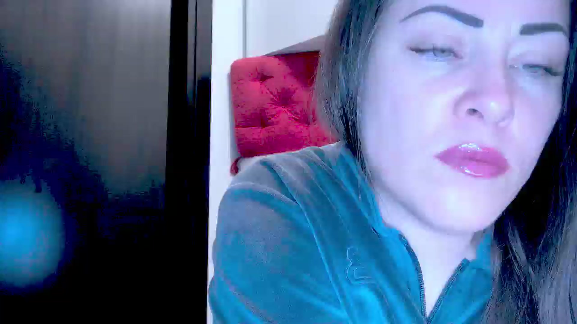Gallery image thumbnail from Mrsfoxy's myfreecams stream on, 10/15/2025, 13:31 image 14 of 20
