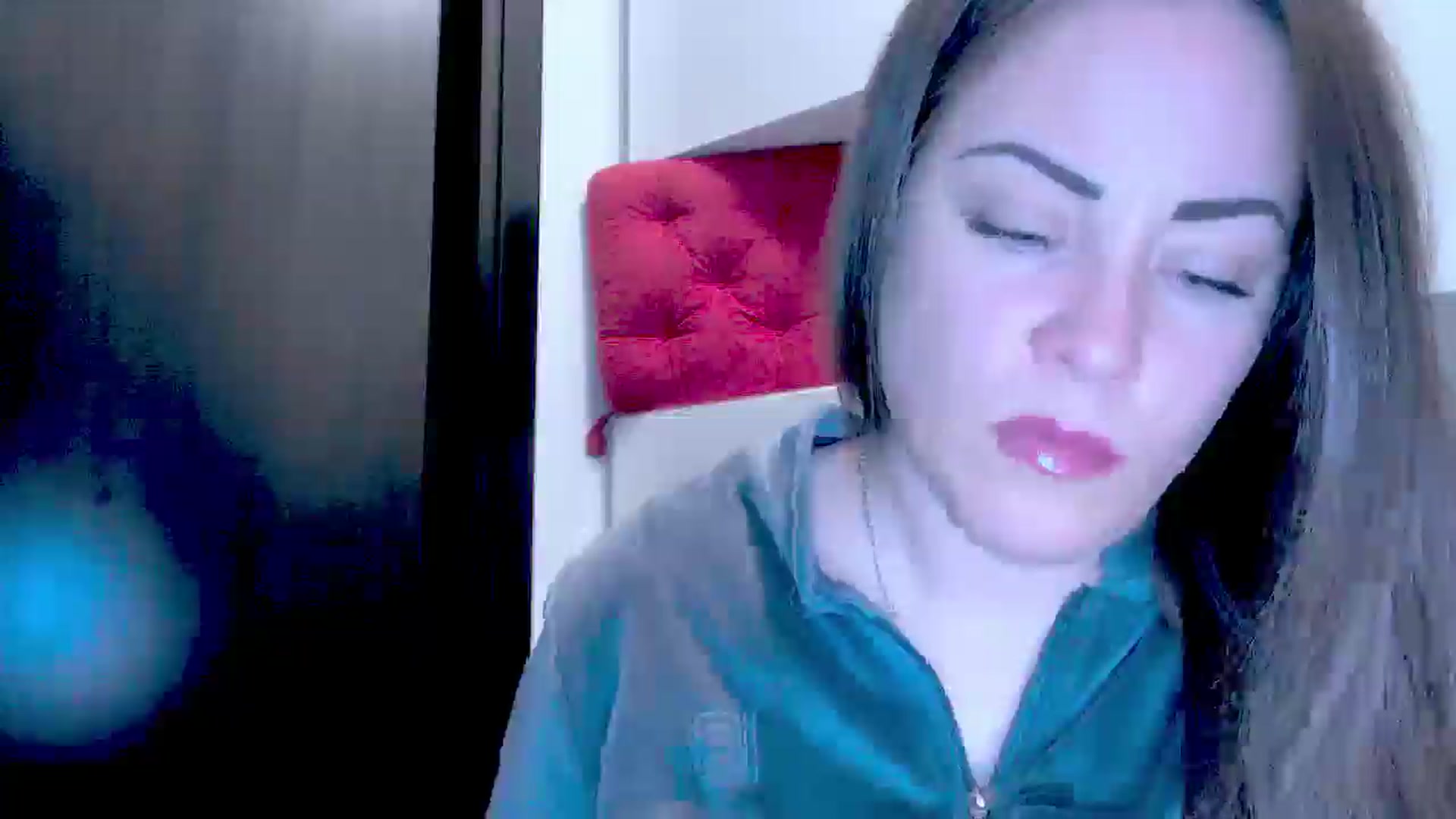Gallery image thumbnail from Mrsfoxy's myfreecams stream on, 10/15/2025, 13:31 image 12 of 20
