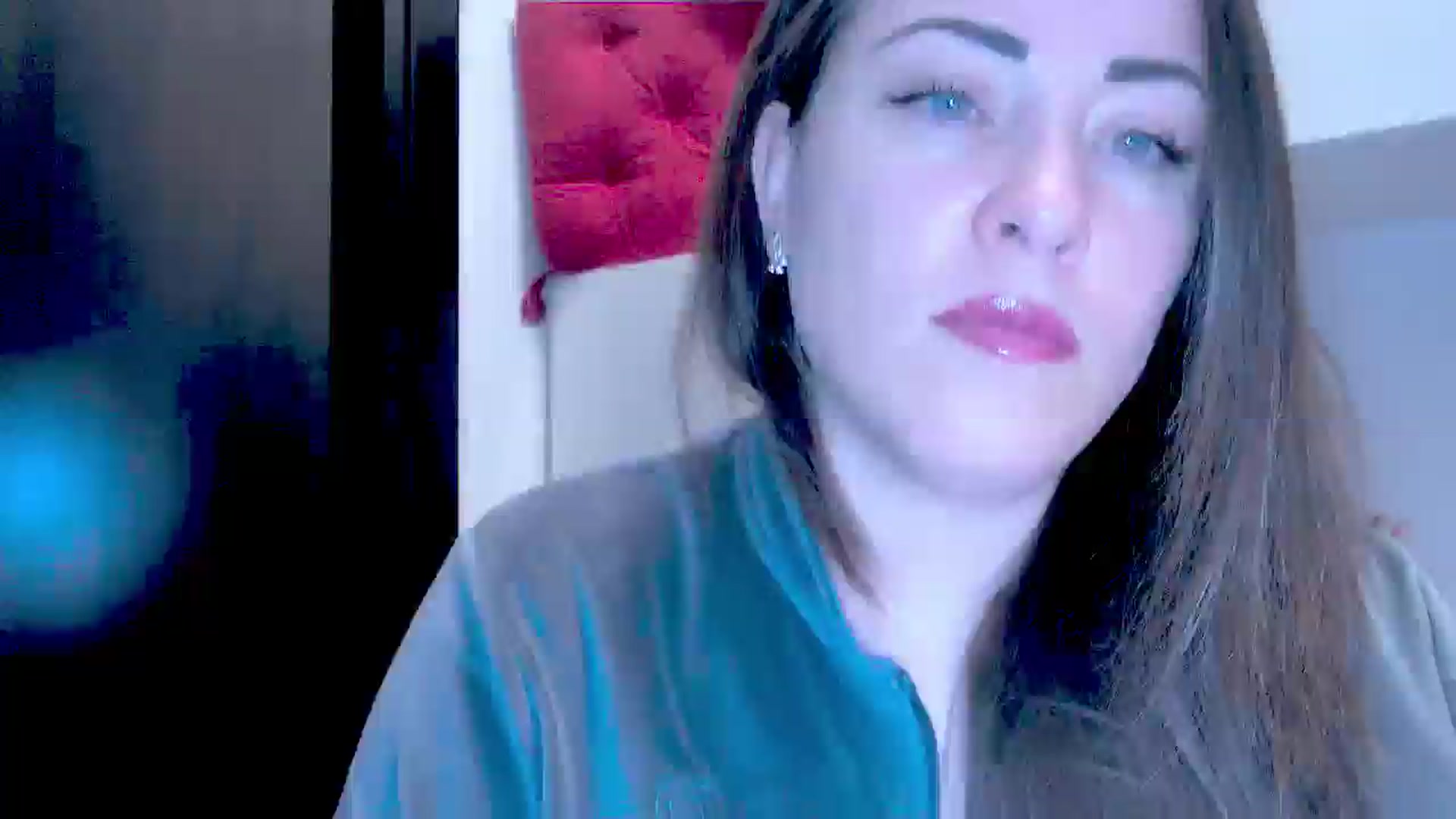 Gallery image thumbnail from Mrsfoxy's myfreecams stream on, 10/15/2025, 13:31 image 9 of 20