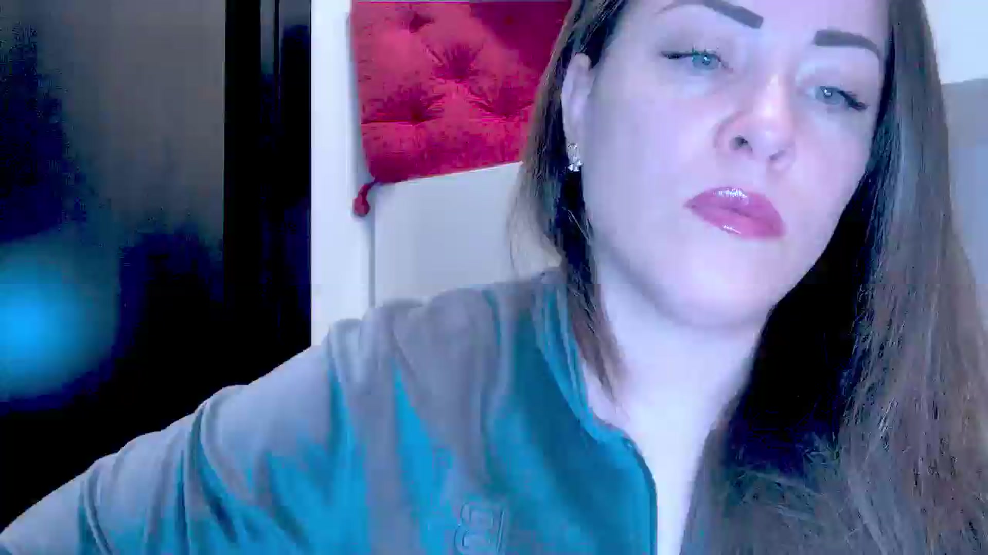 Gallery image thumbnail from Mrsfoxy's myfreecams stream on, 10/15/2025, 13:31 image 7 of 20