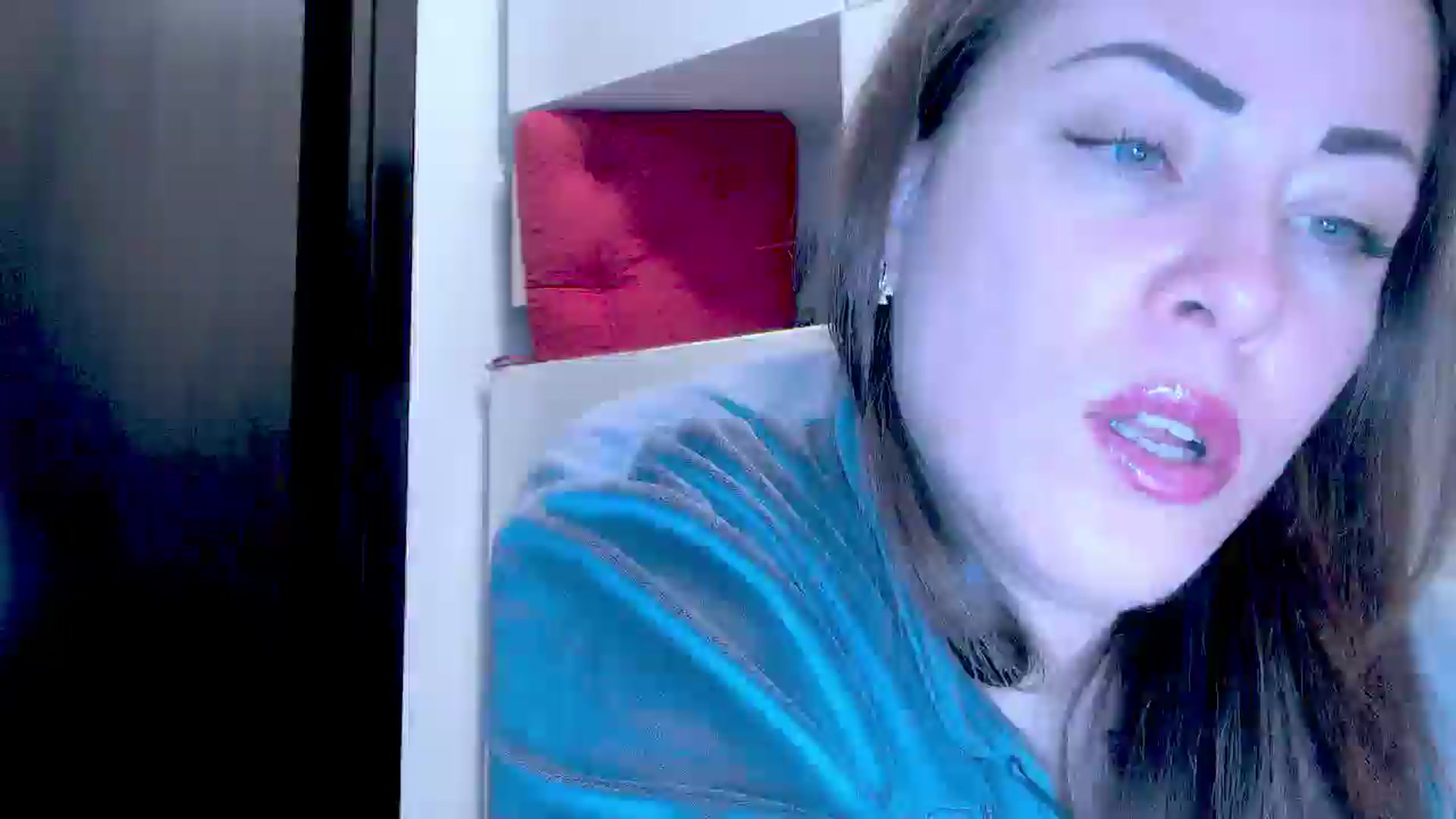 Gallery image thumbnail from Mrsfoxy's myfreecams stream on, 10/15/2025, 13:55 image 11 of 20
