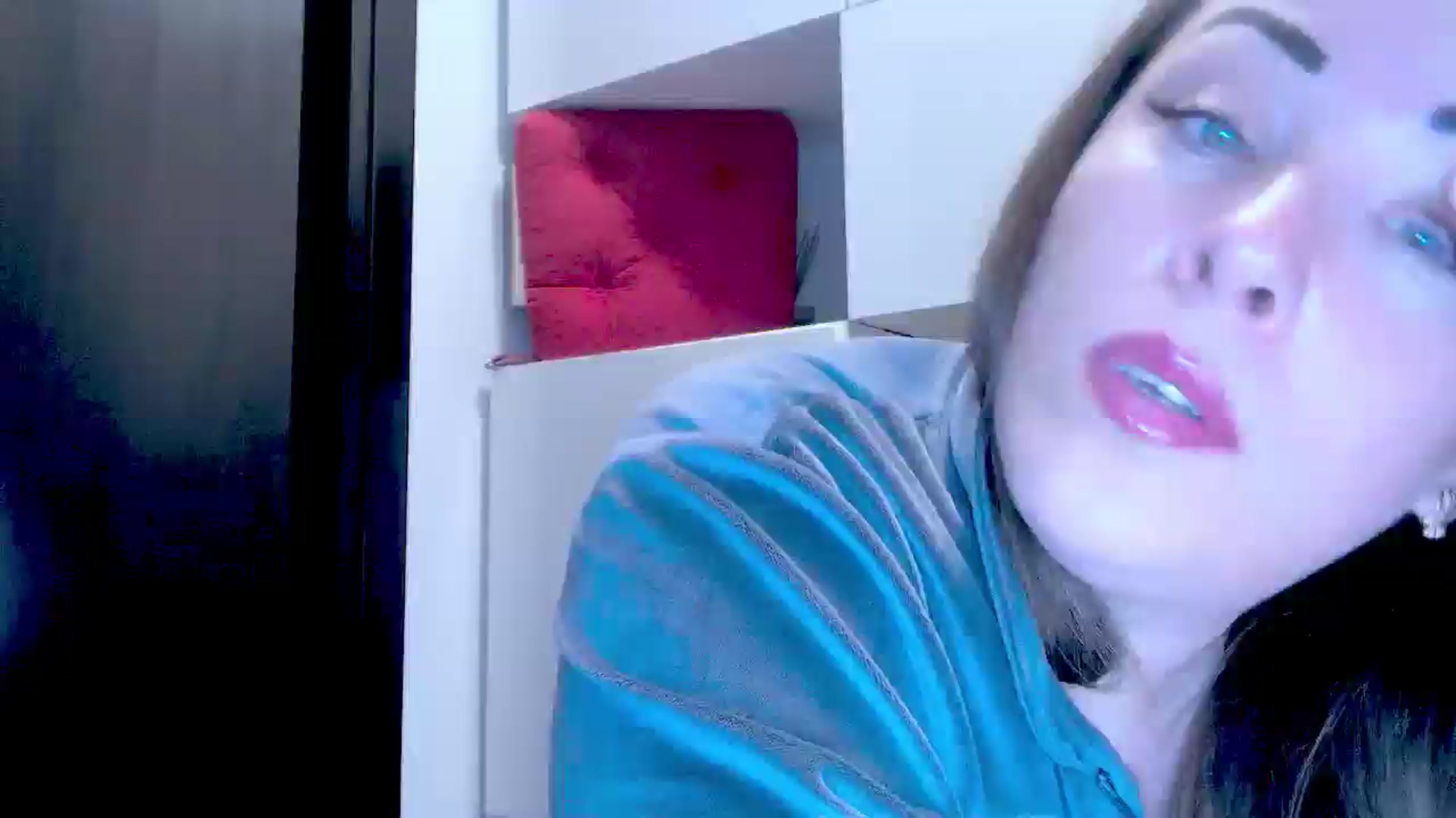 Gallery image thumbnail from Mrsfoxy's myfreecams stream on, 10/15/2025, 13:55 image 14 of 20