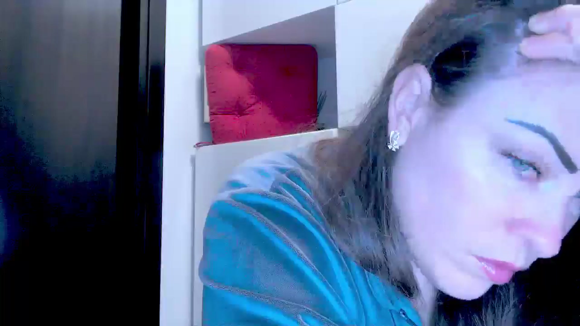 Gallery image thumbnail from Mrsfoxy's myfreecams stream on, 10/15/2025, 13:55 image 16 of 20