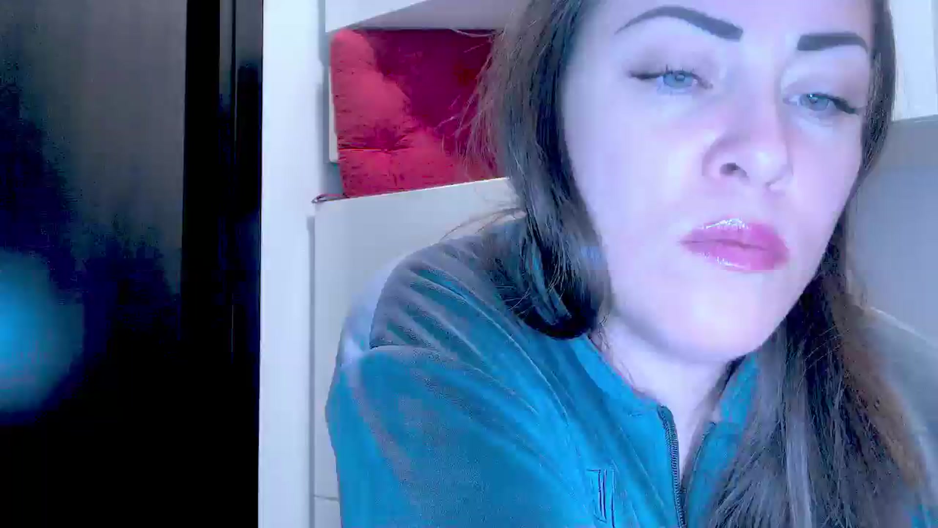 Gallery image thumbnail from Mrsfoxy's myfreecams stream on, 10/15/2025, 15:10 image 7 of 20