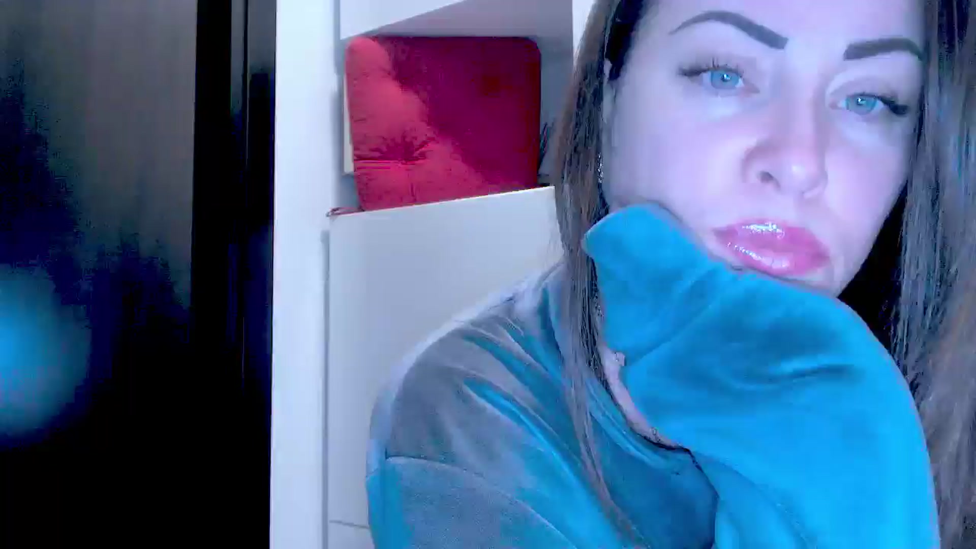 Gallery image thumbnail from Mrsfoxy's myfreecams stream on, 10/15/2025, 15:10 image 3 of 20