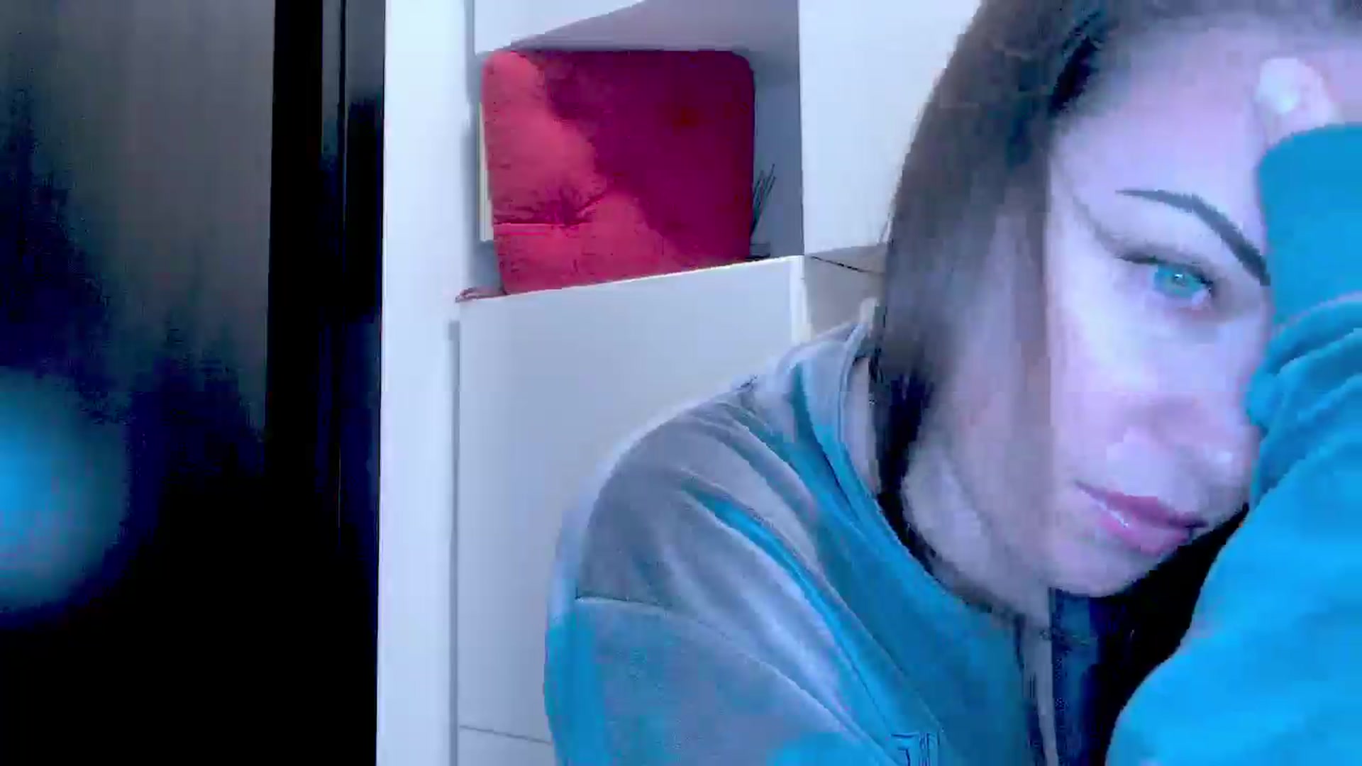 Gallery image thumbnail from Mrsfoxy's myfreecams stream on, 10/15/2025, 15:10 image 4 of 20