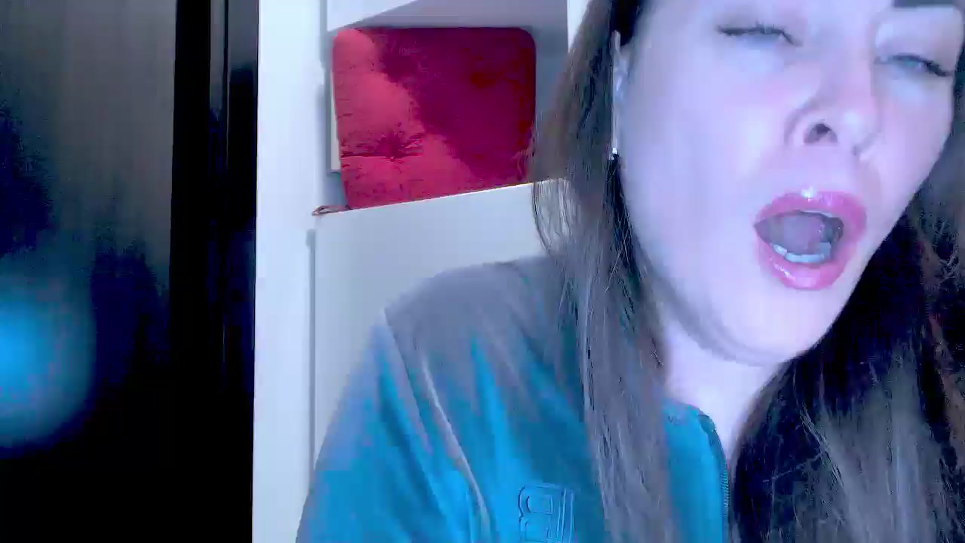 Gallery image thumbnail from Mrsfoxy's myfreecams stream on, 10/15/2025, 15:10 image 1 of 20