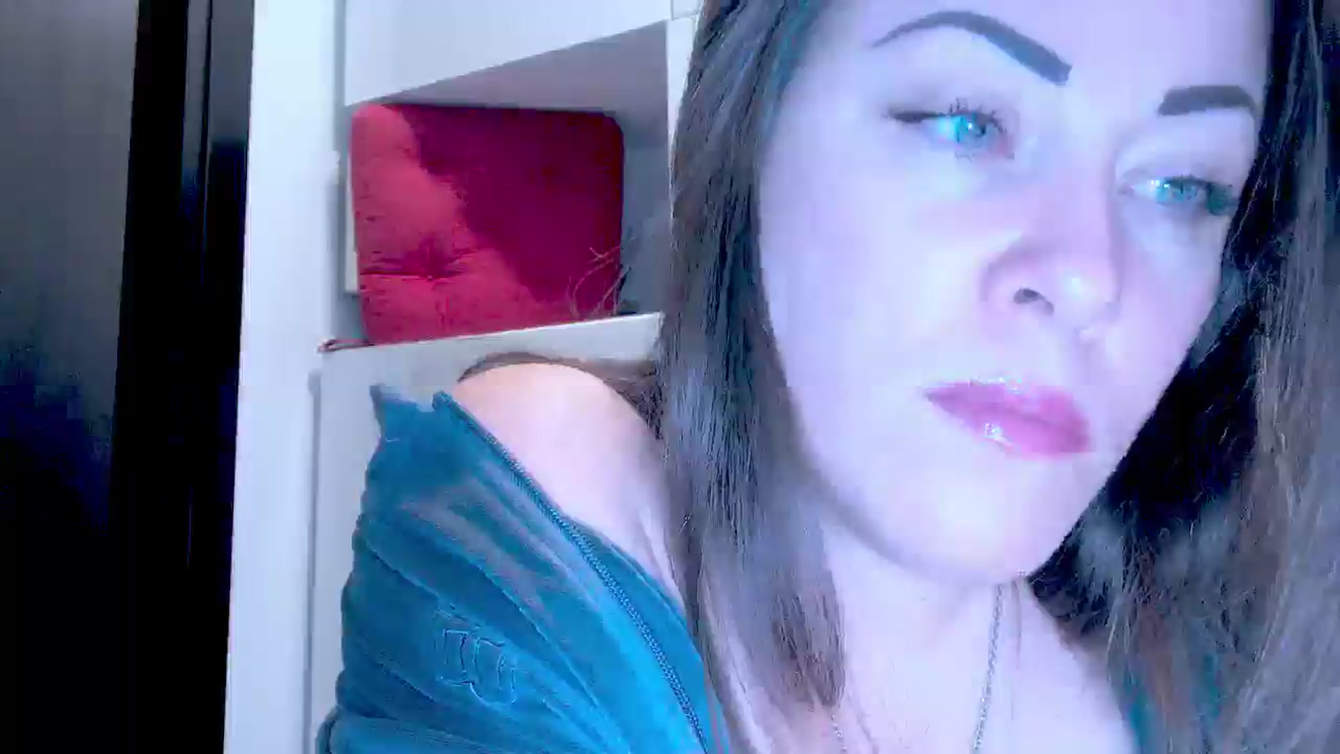 Gallery image thumbnail from Mrsfoxy's myfreecams stream on, 10/15/2025, 15:10 image 12 of 20