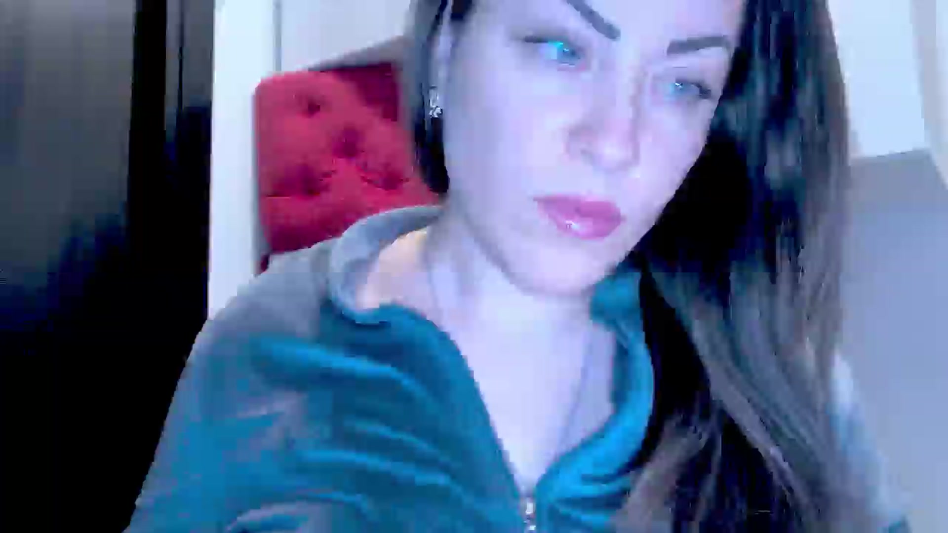 Gallery image thumbnail from Mrsfoxy's myfreecams stream on, 10/16/2025, 13:08 image 15 of 20