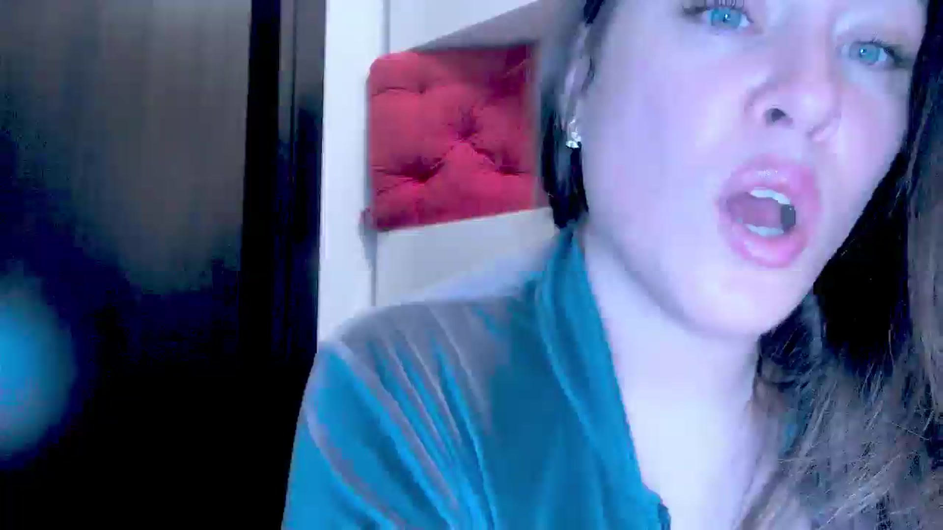 Gallery image thumbnail from Mrsfoxy's myfreecams stream on, 10/20/2025, 15:25 image 18 of 20