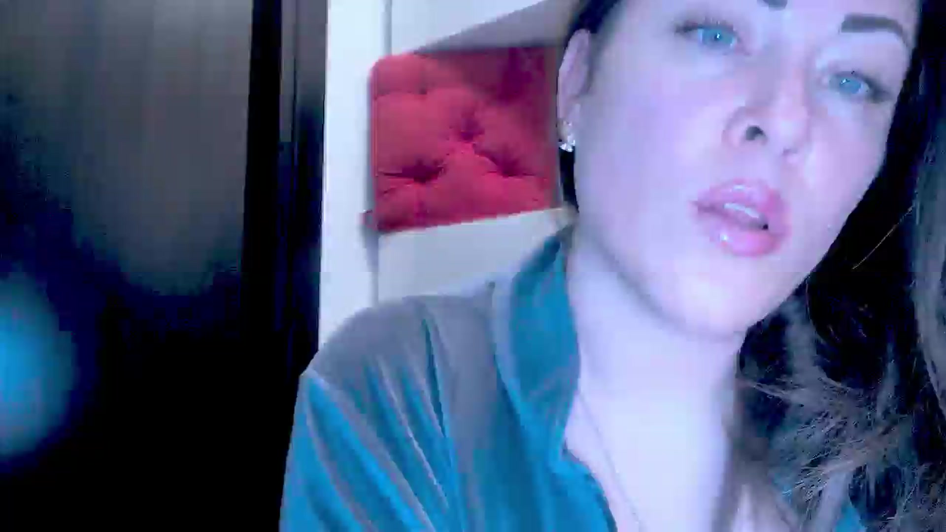 Gallery image thumbnail from Mrsfoxy's myfreecams stream on, 10/20/2025, 15:25 image 17 of 20