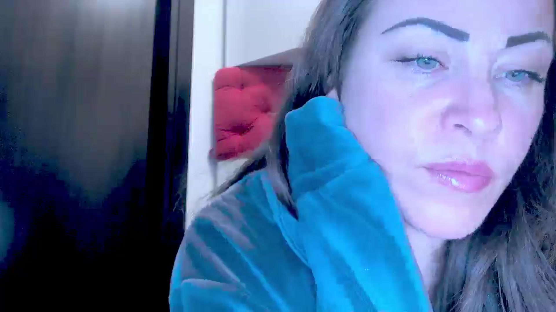 Gallery image thumbnail from Mrsfoxy's myfreecams stream on, 10/20/2025, 15:25 image 9 of 20
