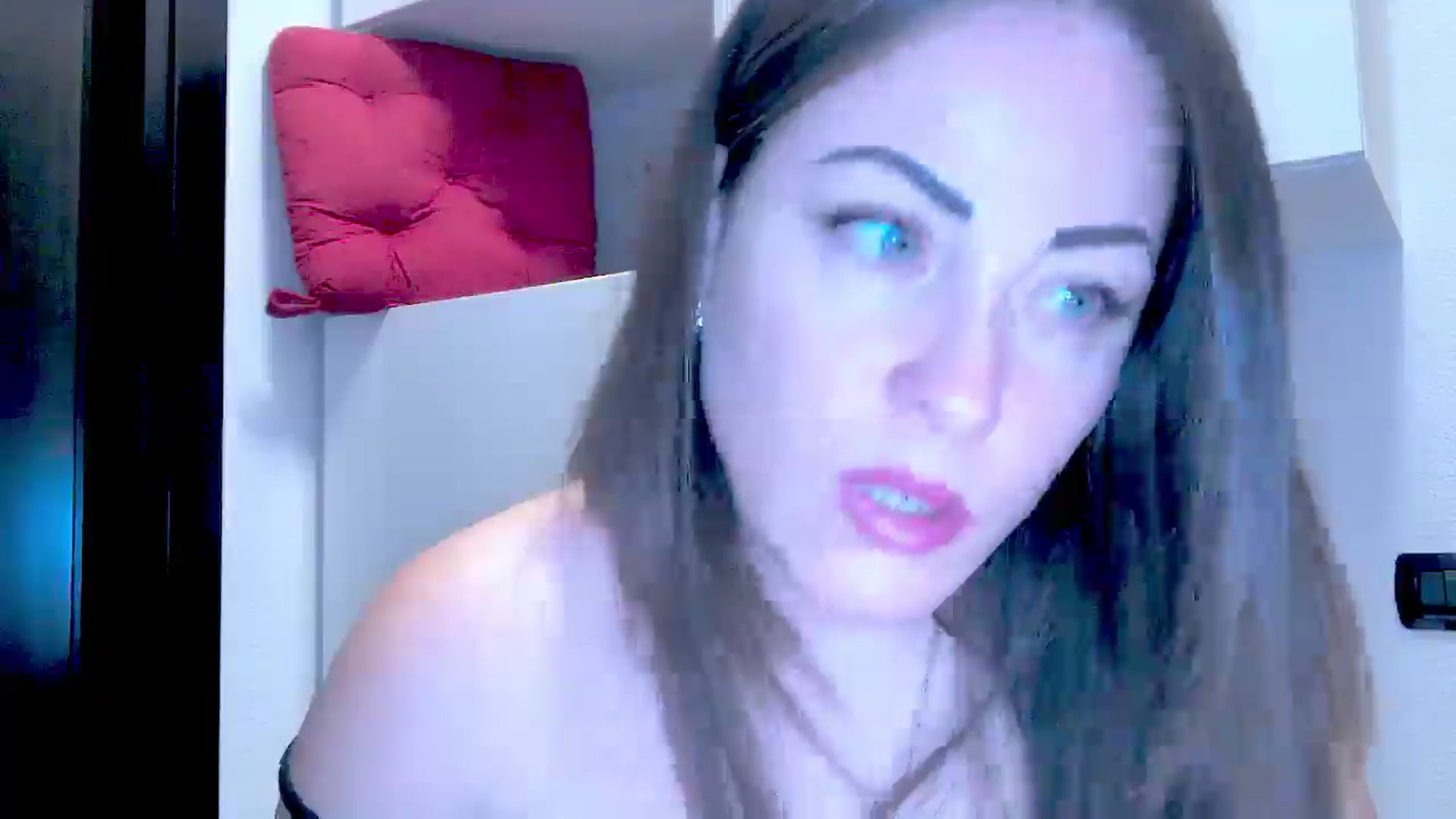 Gallery image thumbnail from Mrsfoxy's myfreecams stream on, 10/24/2025, 14:03 image 14 of 20