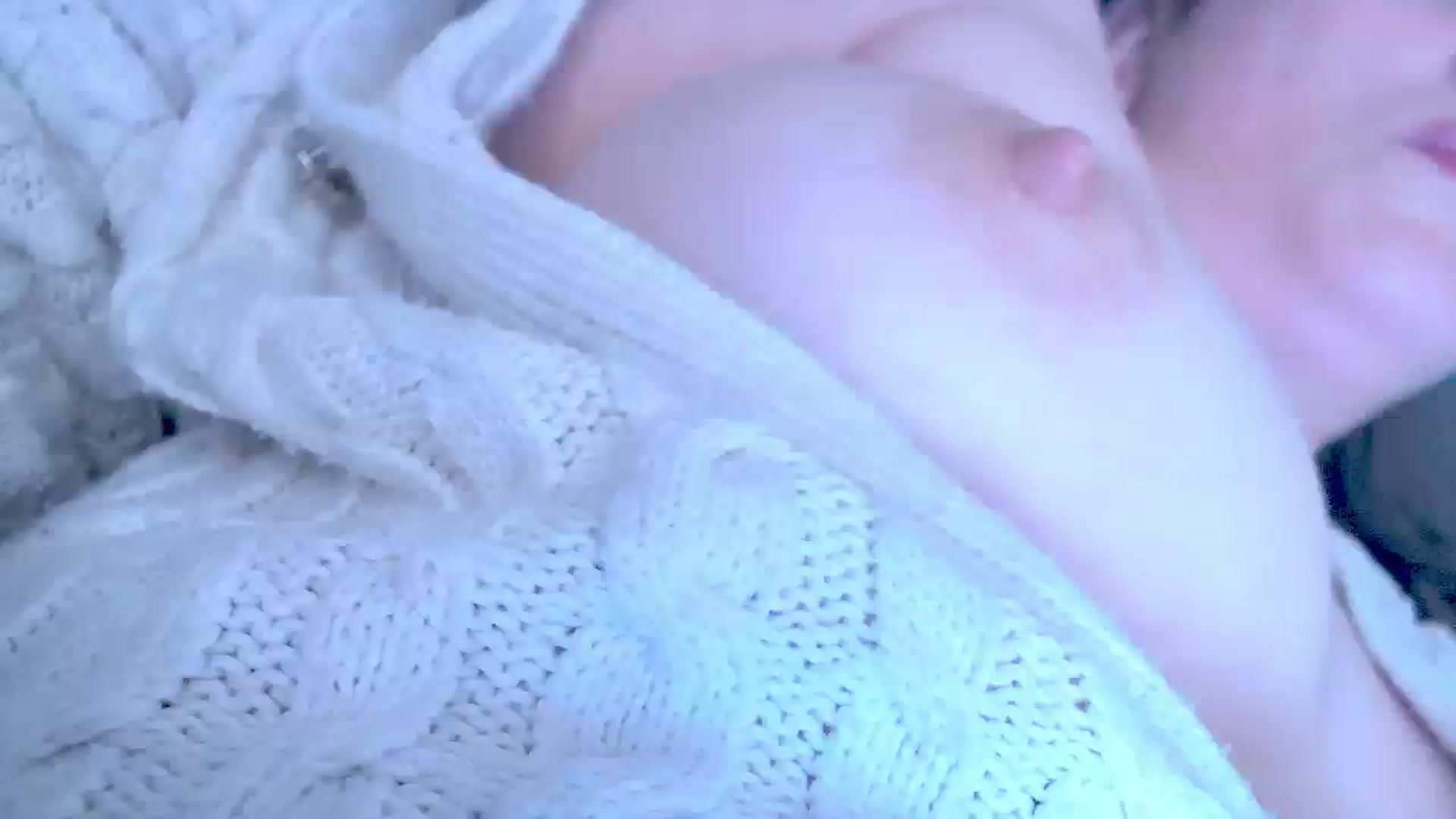 Gallery image thumbnail from Mrsfoxy's myfreecams stream on, 10/28/2025, 16:16 image 8 of 20