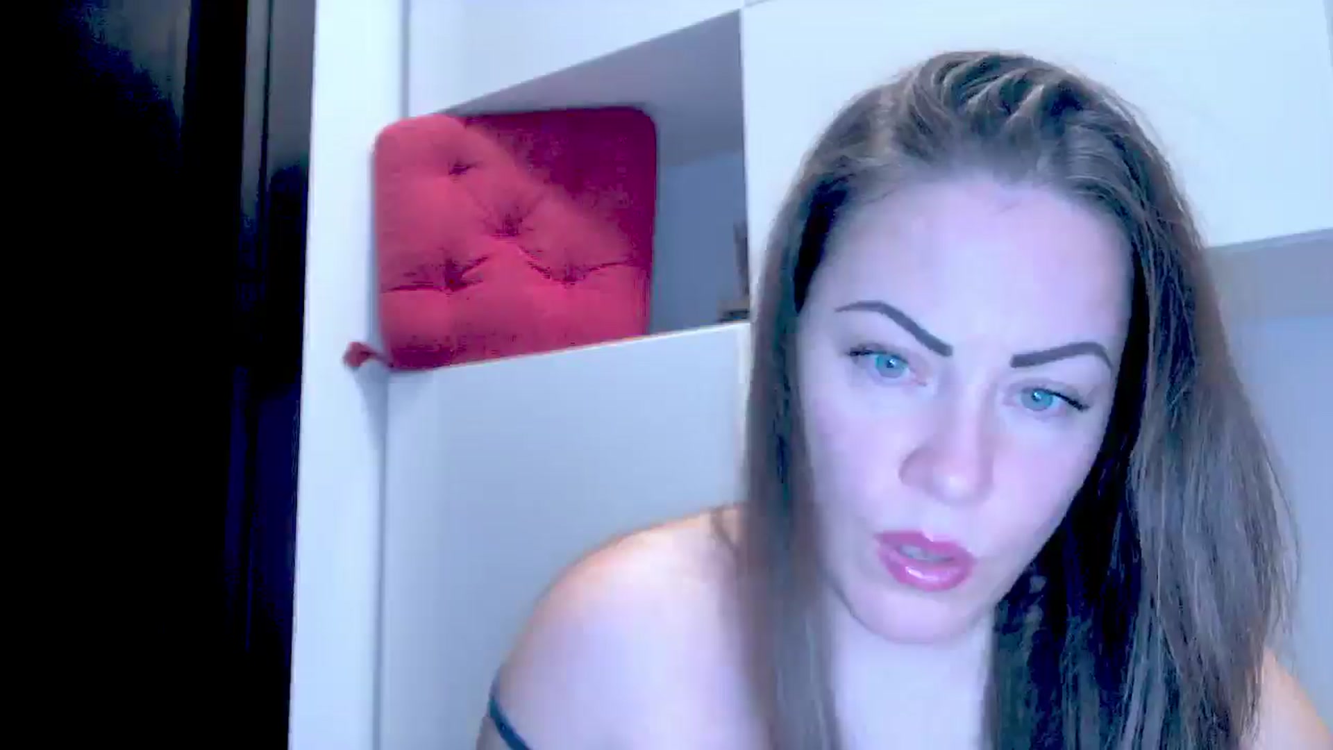 Gallery image thumbnail from Mrsfoxy's myfreecams stream on, 11/05/2025, 16:04 image 7 of 20