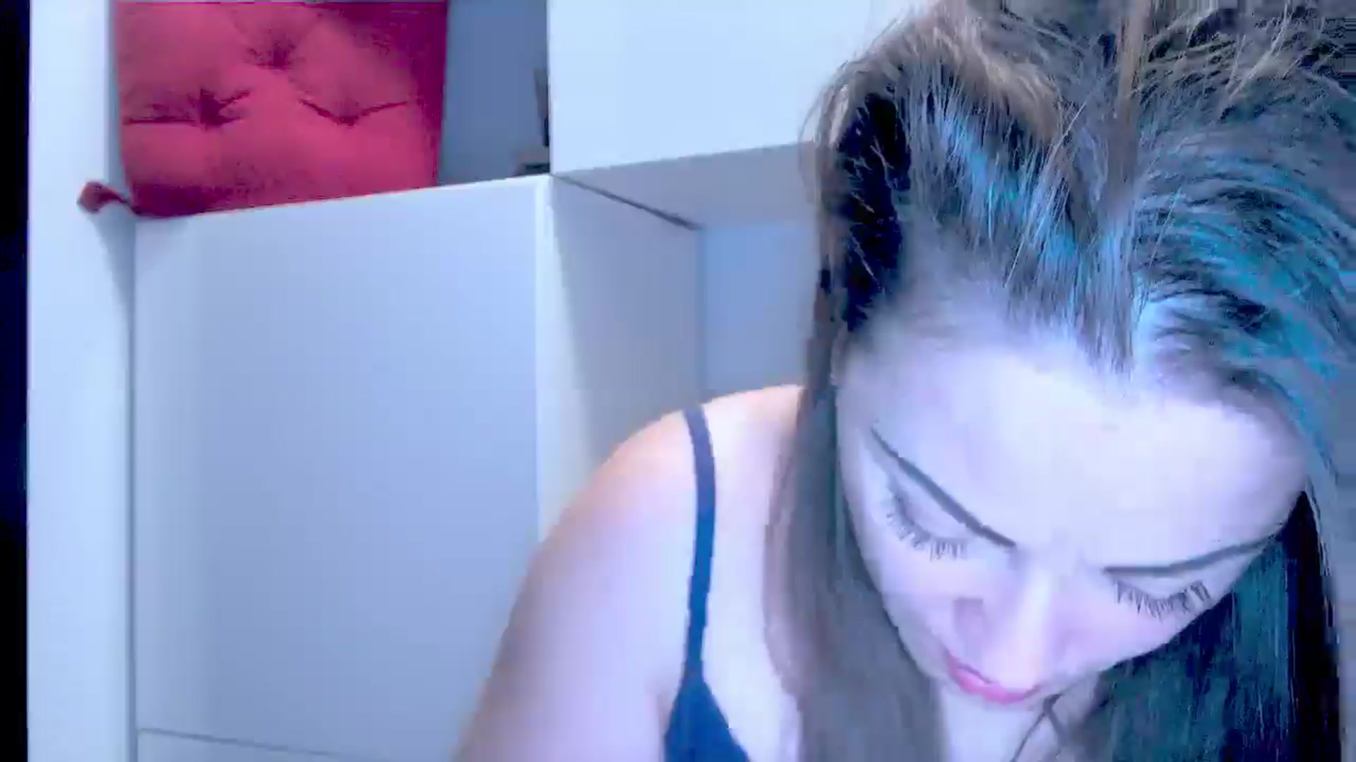 Gallery image thumbnail from Mrsfoxy's myfreecams stream on, 11/05/2025, 16:04 image 13 of 20