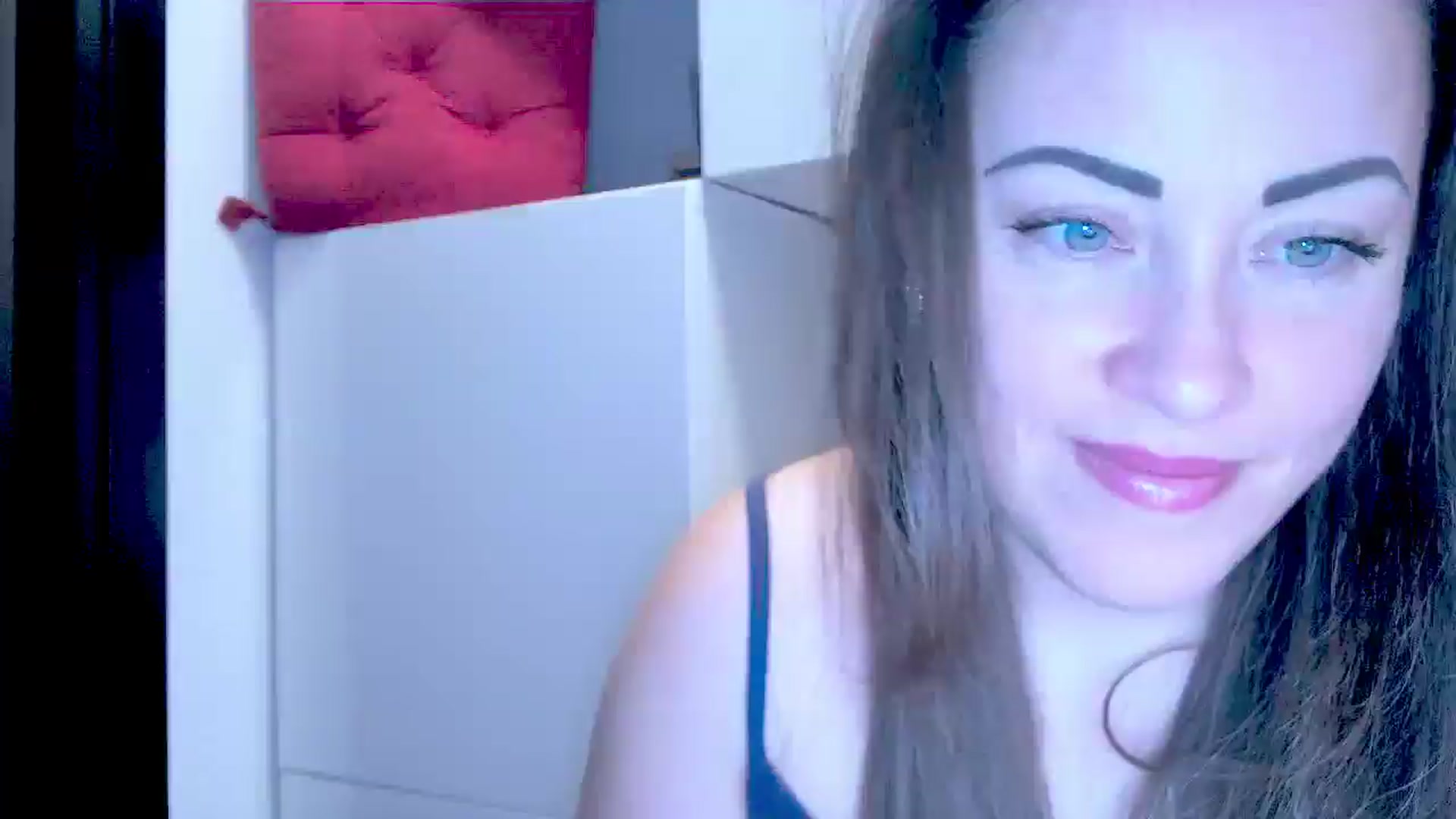 Gallery image thumbnail from Mrsfoxy's myfreecams stream on, 11/05/2025, 16:04 image 14 of 20