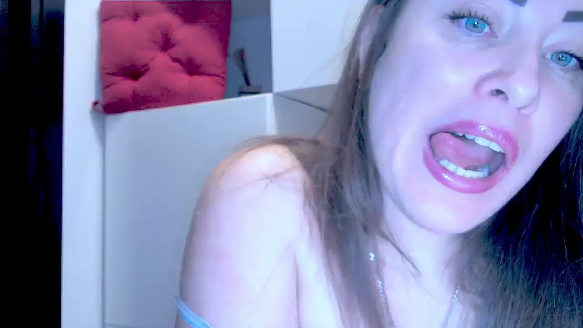 Gallery image thumbnail from Mrsfoxy's myfreecams stream on, 11/11/2025, 16:10 image 5 of 20