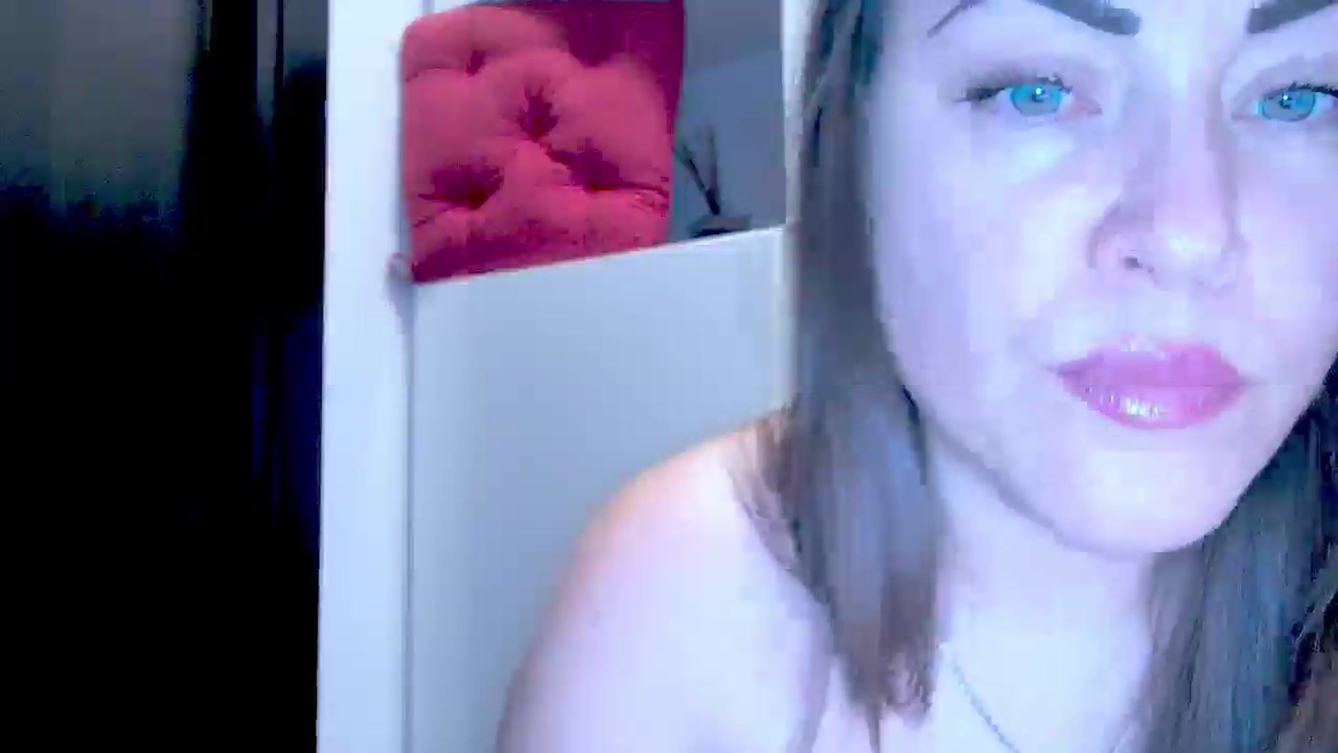 Gallery image thumbnail from Mrsfoxy's myfreecams stream on, 11/17/2025, 15:51 image 18 of 20