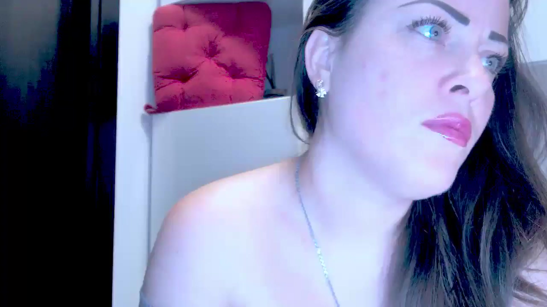 Gallery image thumbnail from Mrsfoxy's myfreecams stream on, 11/19/2025, 14:49 image 3 of 20