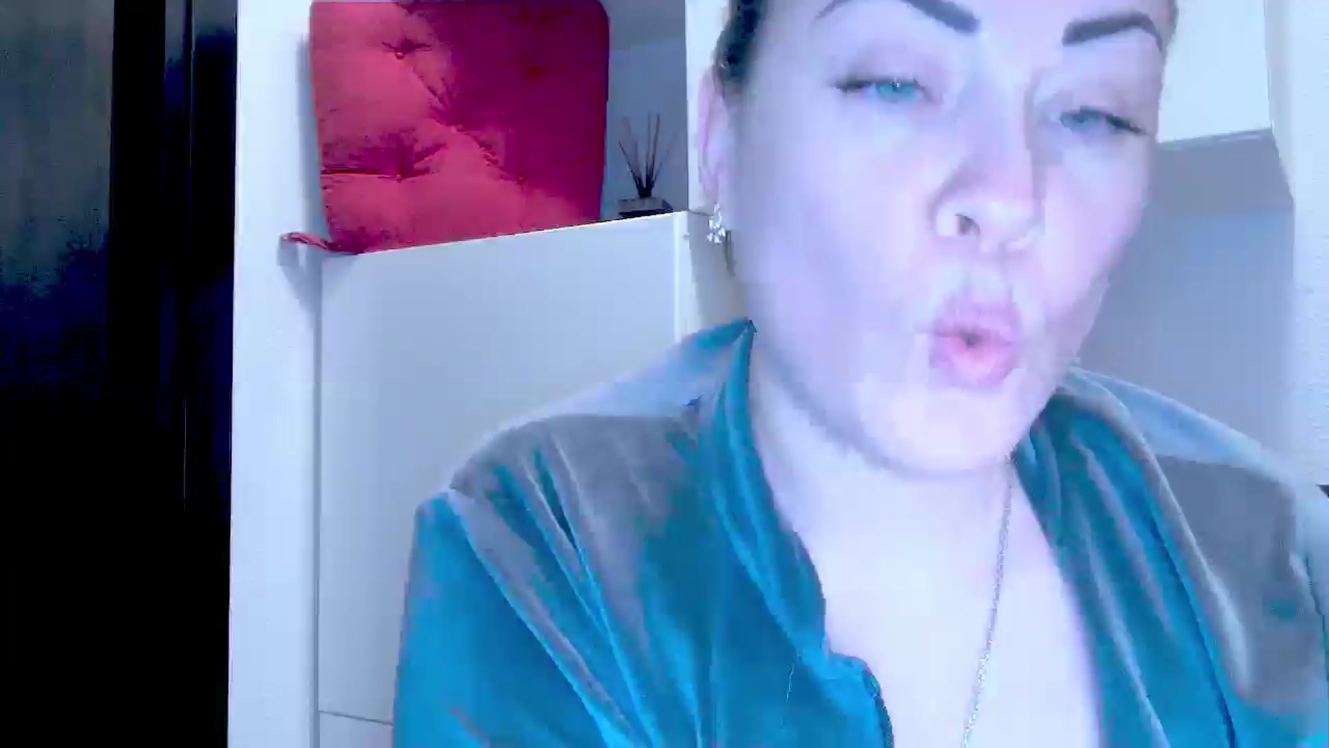 Gallery image thumbnail from Mrsfoxy's myfreecams stream on, 11/24/2025, 16:19 image 20 of 20