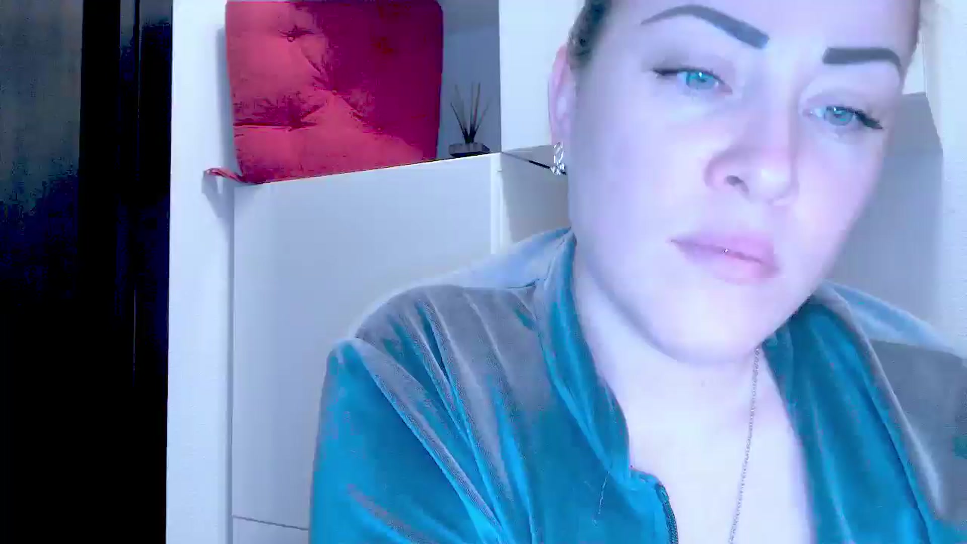 Gallery image thumbnail from Mrsfoxy's myfreecams stream on, 11/24/2025, 16:19 image 17 of 20