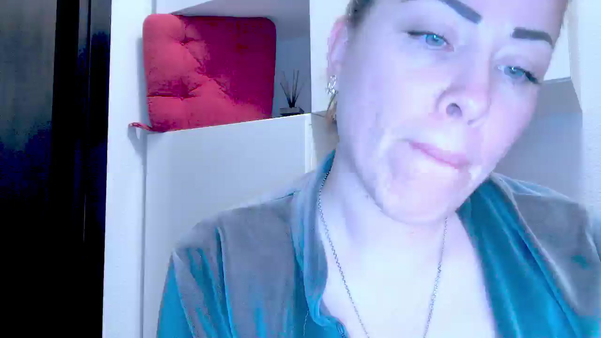 Gallery image thumbnail from Mrsfoxy's myfreecams stream on, 11/24/2025, 16:19 image 12 of 20
