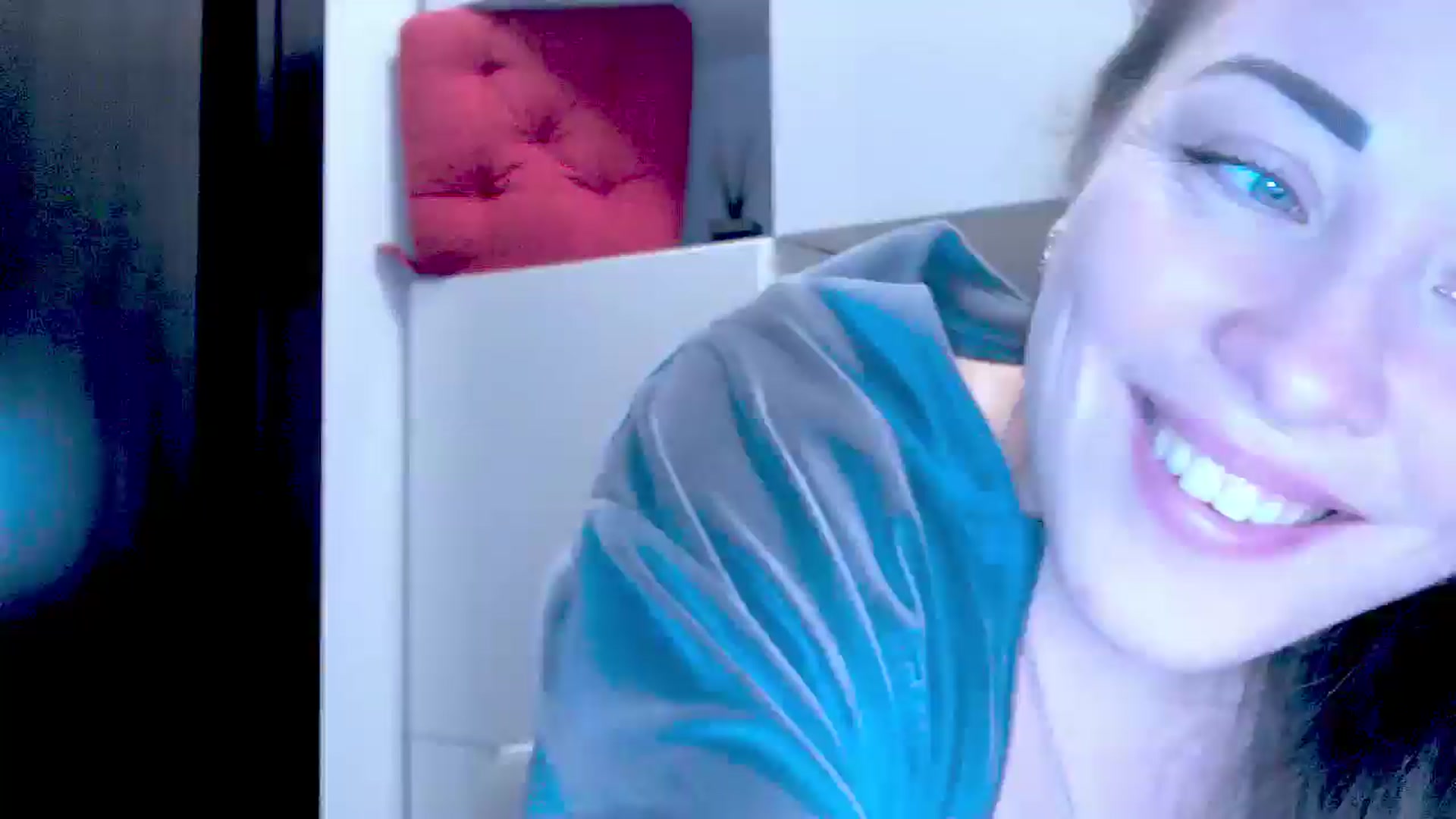 Gallery image thumbnail from Mrsfoxy's myfreecams stream on, 11/27/2025, 16:41 image 13 of 20