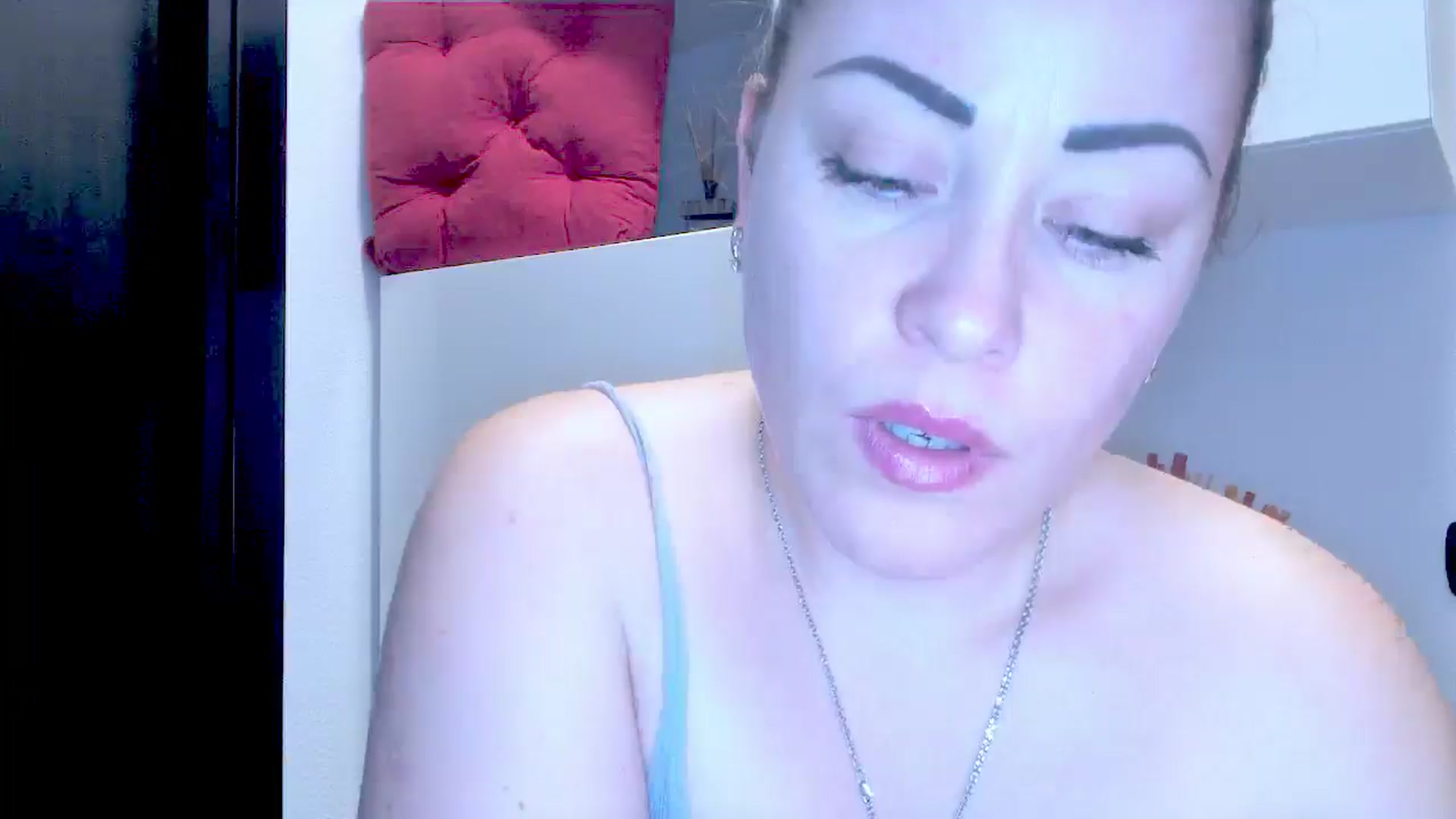Gallery image thumbnail from Mrsfoxy's myfreecams stream on, 12/03/2025, 16:19 image 20 of 20