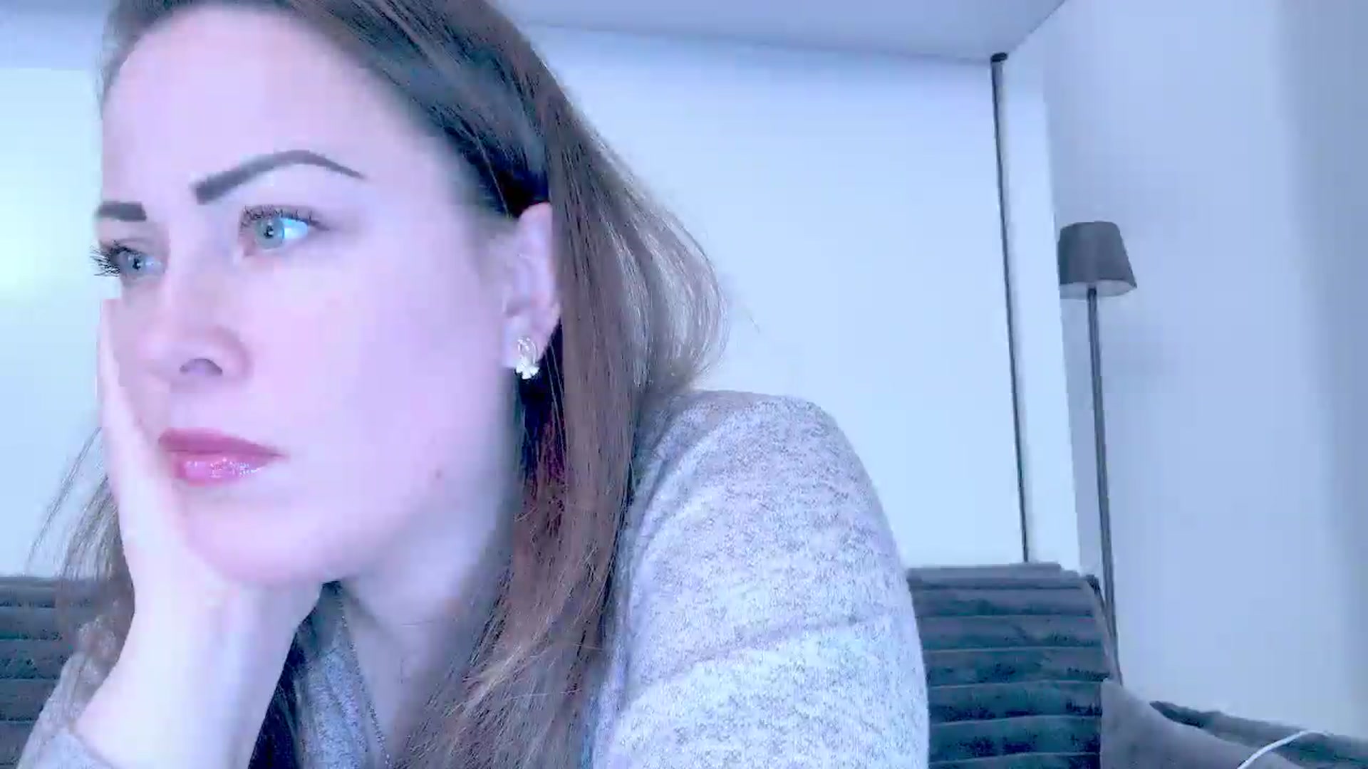 Gallery image thumbnail from Mrsfoxy's myfreecams stream on, 12/04/2025, 16:35 image 3 of 20