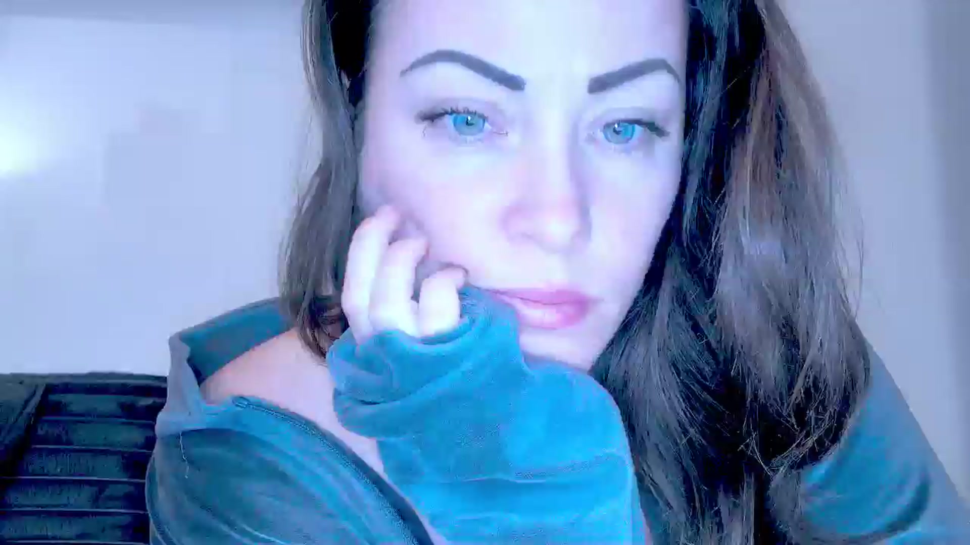 Gallery image thumbnail from Mrsfoxy's myfreecams stream on, 12/16/2025, 15:24 image 11 of 20
