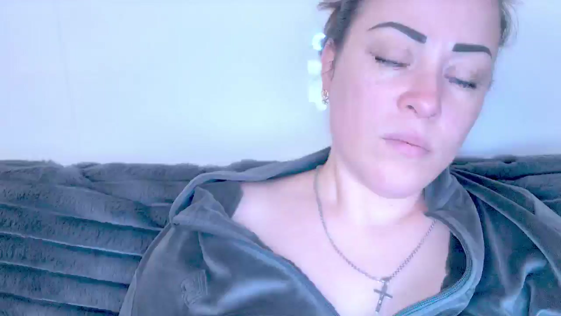 Gallery image thumbnail from Mrsfoxy's myfreecams stream on, 12/16/2025, 16:27 image 9 of 20