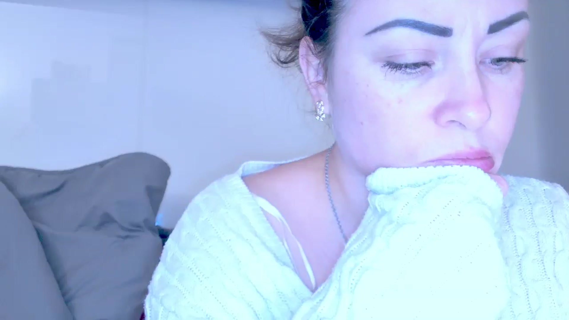 Gallery image thumbnail from Mrsfoxy's myfreecams stream on, 12/17/2025, 16:20 image 12 of 20