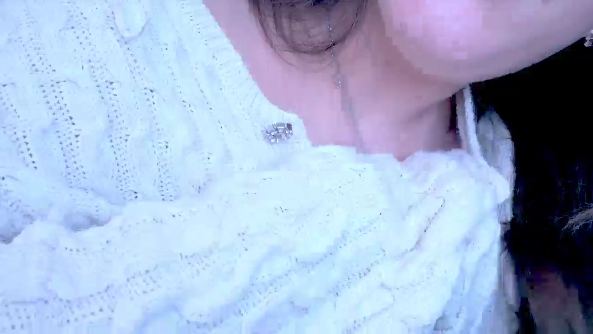 Gallery image thumbnail from Mrsfoxy's myfreecams stream on, 12/17/2025, 16:20 image 8 of 20