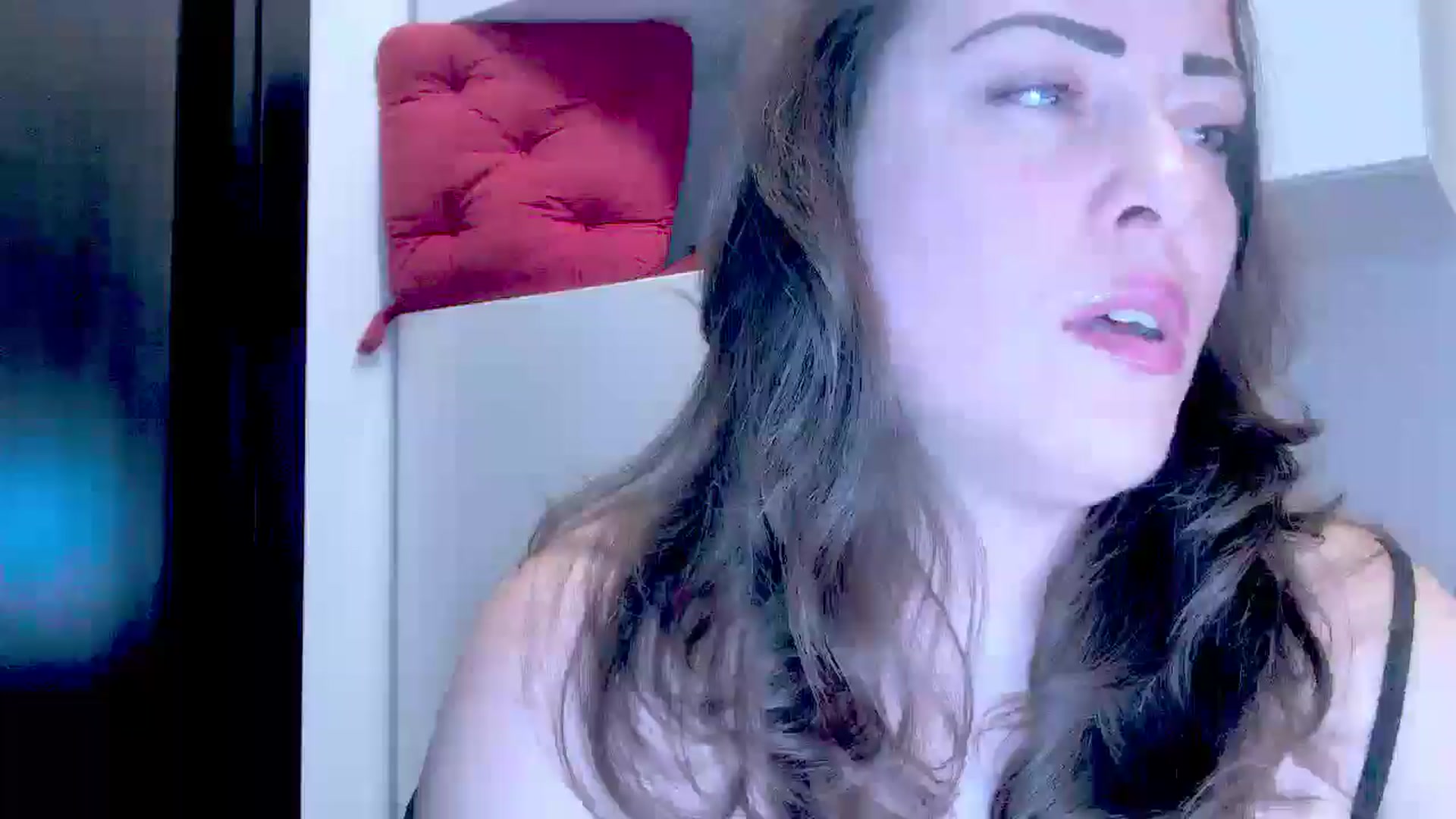 Gallery image thumbnail from Mrsfoxy's myfreecams stream on, 12/18/2025, 16:27 image 5 of 20