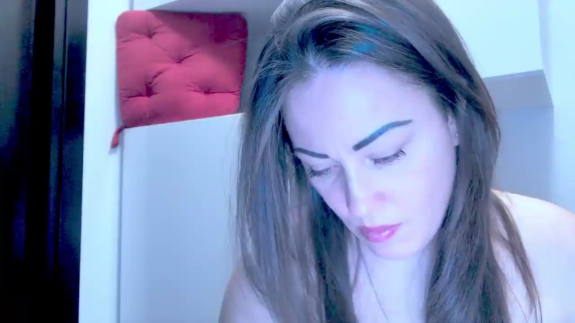 Gallery image thumbnail from Mrsfoxy's myfreecams stream on, 12/19/2025, 15:13 image 6 of 20