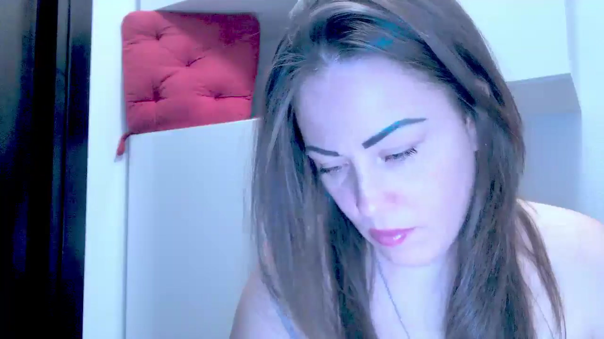 Gallery image thumbnail from Mrsfoxy's myfreecams stream on, 12/19/2025, 15:13 image 7 of 20