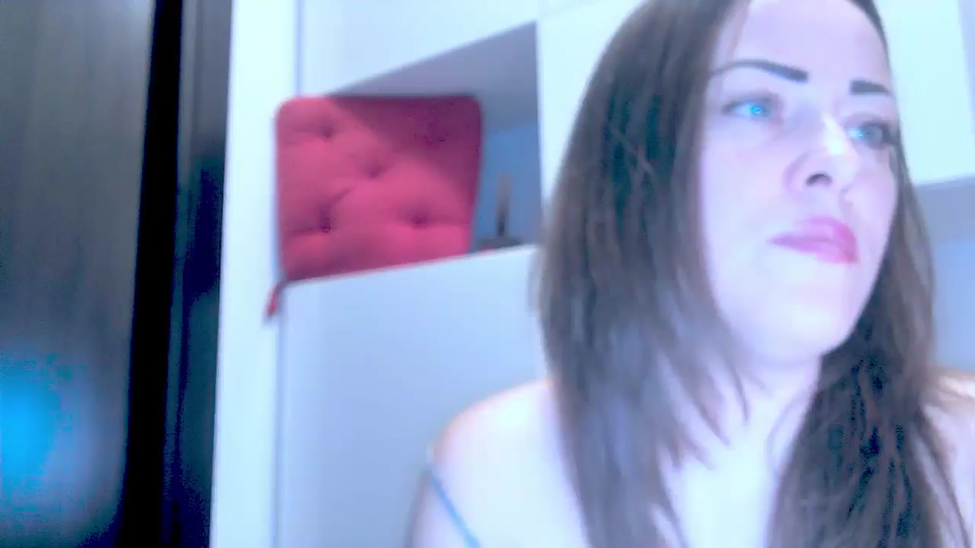 Gallery image thumbnail from Mrsfoxy's myfreecams stream on, 12/19/2025, 16:04 image 3 of 20