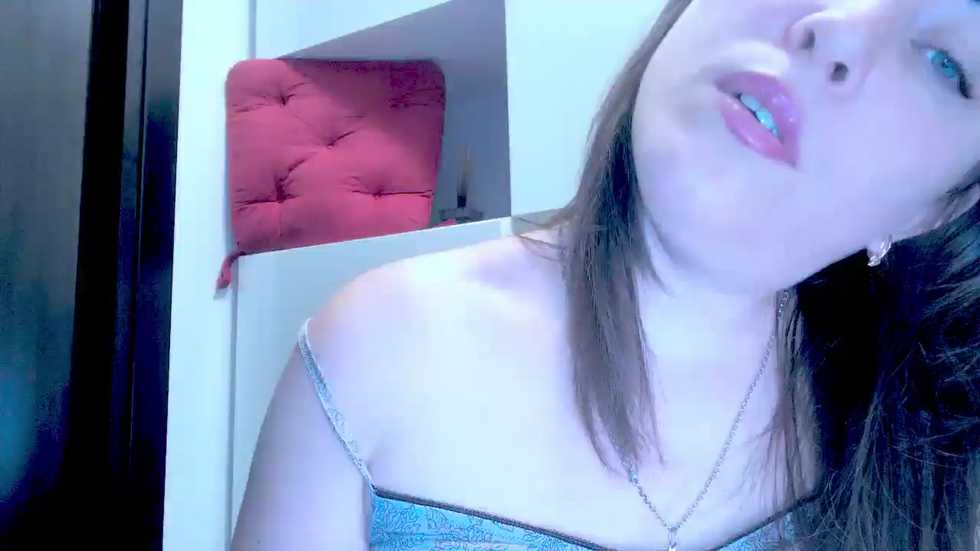 Gallery image thumbnail from Mrsfoxy's myfreecams stream on, 12/19/2025, 16:04 image 4 of 20