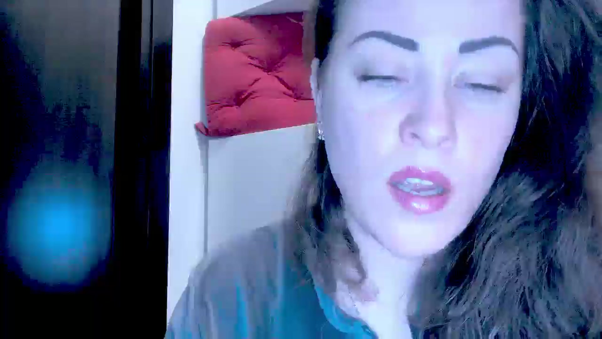 Gallery image thumbnail from Mrsfoxy's myfreecams stream on, 12/22/2025, 14:37 image 2 of 20