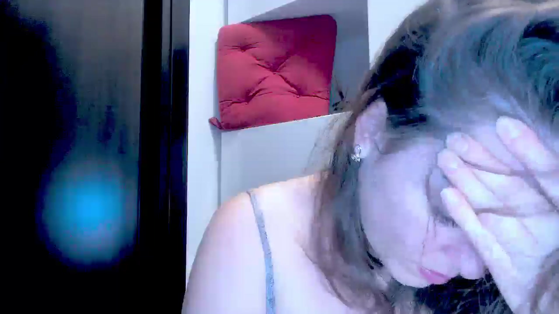 Gallery image thumbnail from Mrsfoxy's myfreecams stream on, 12/22/2025, 14:37 image 18 of 20