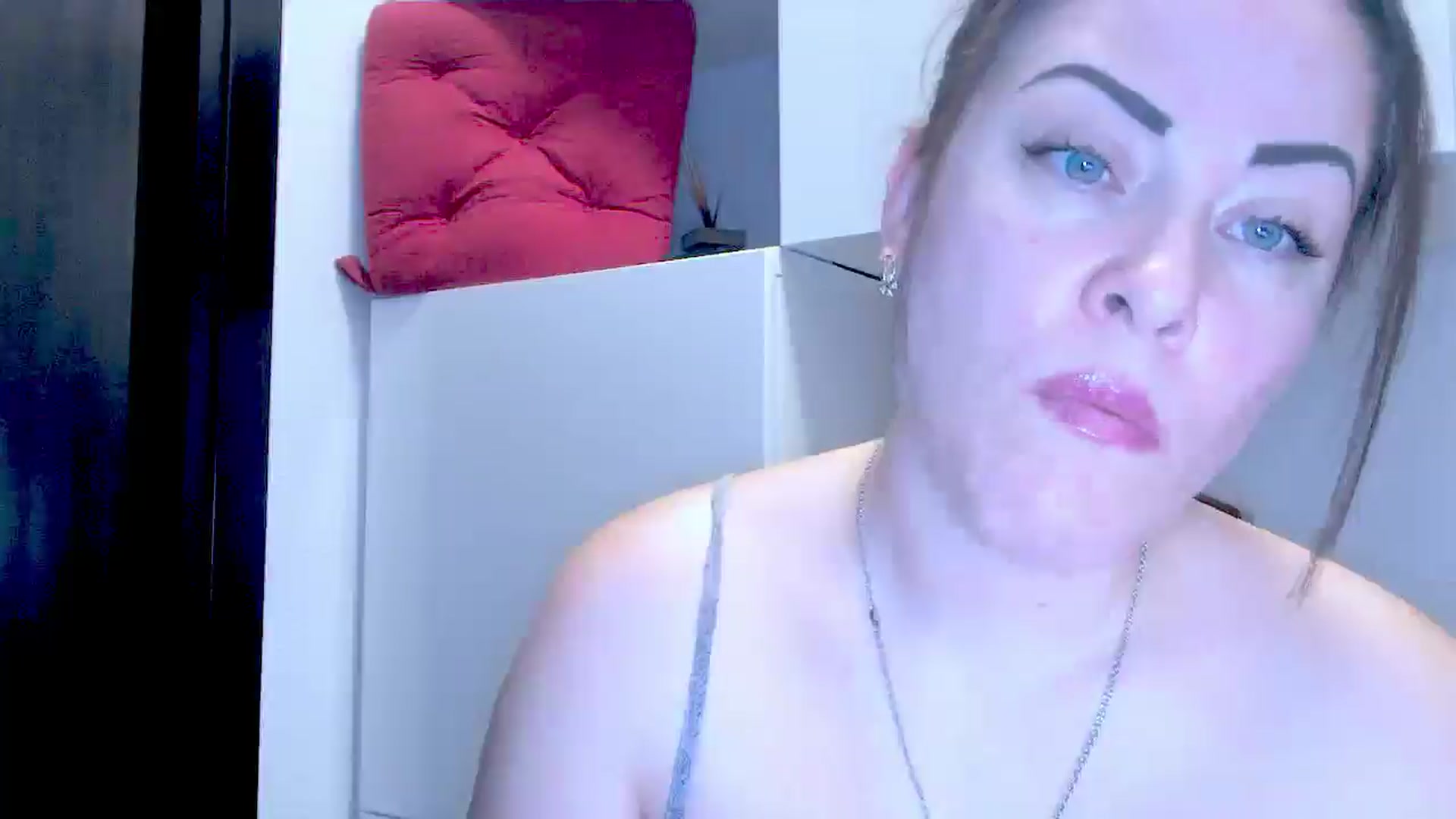 Gallery image thumbnail from Mrsfoxy's myfreecams stream on, 12/22/2025, 15:57 image 8 of 20
