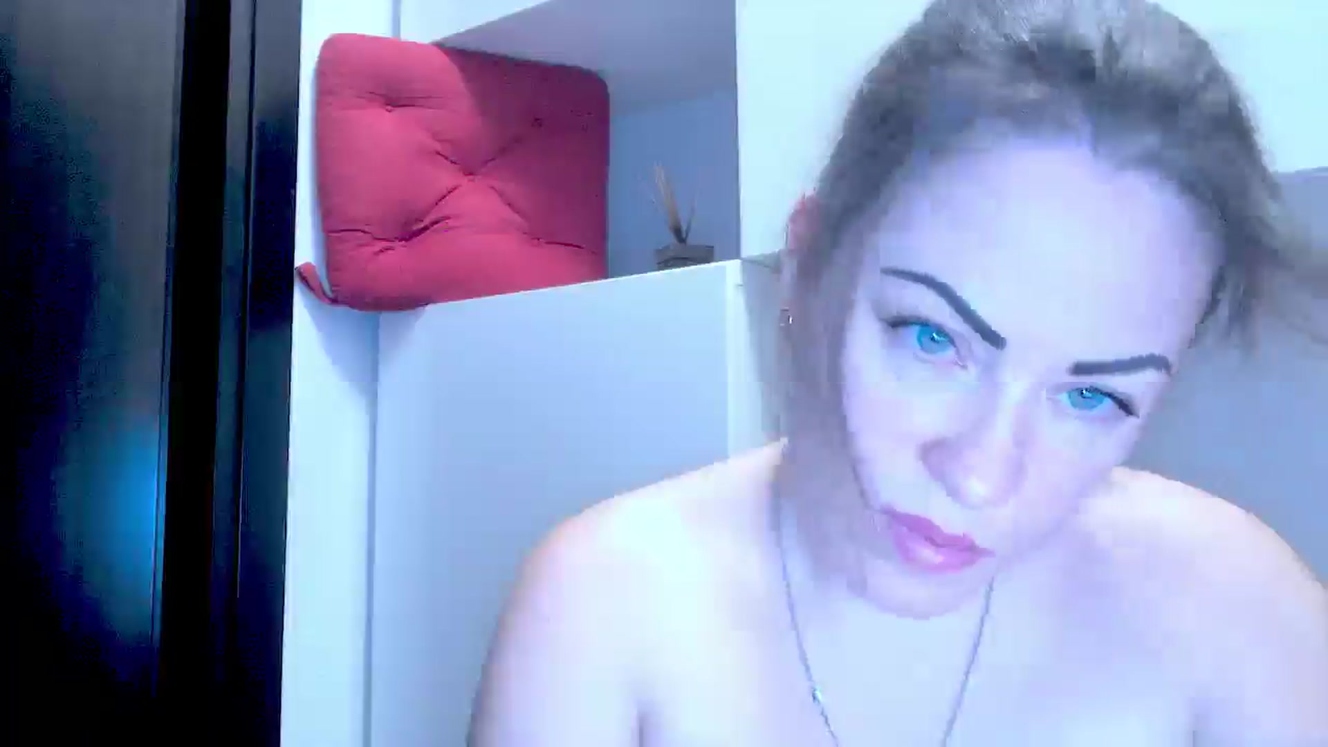 Gallery image thumbnail from Mrsfoxy's myfreecams stream on, 12/22/2025, 16:26 image 11 of 20